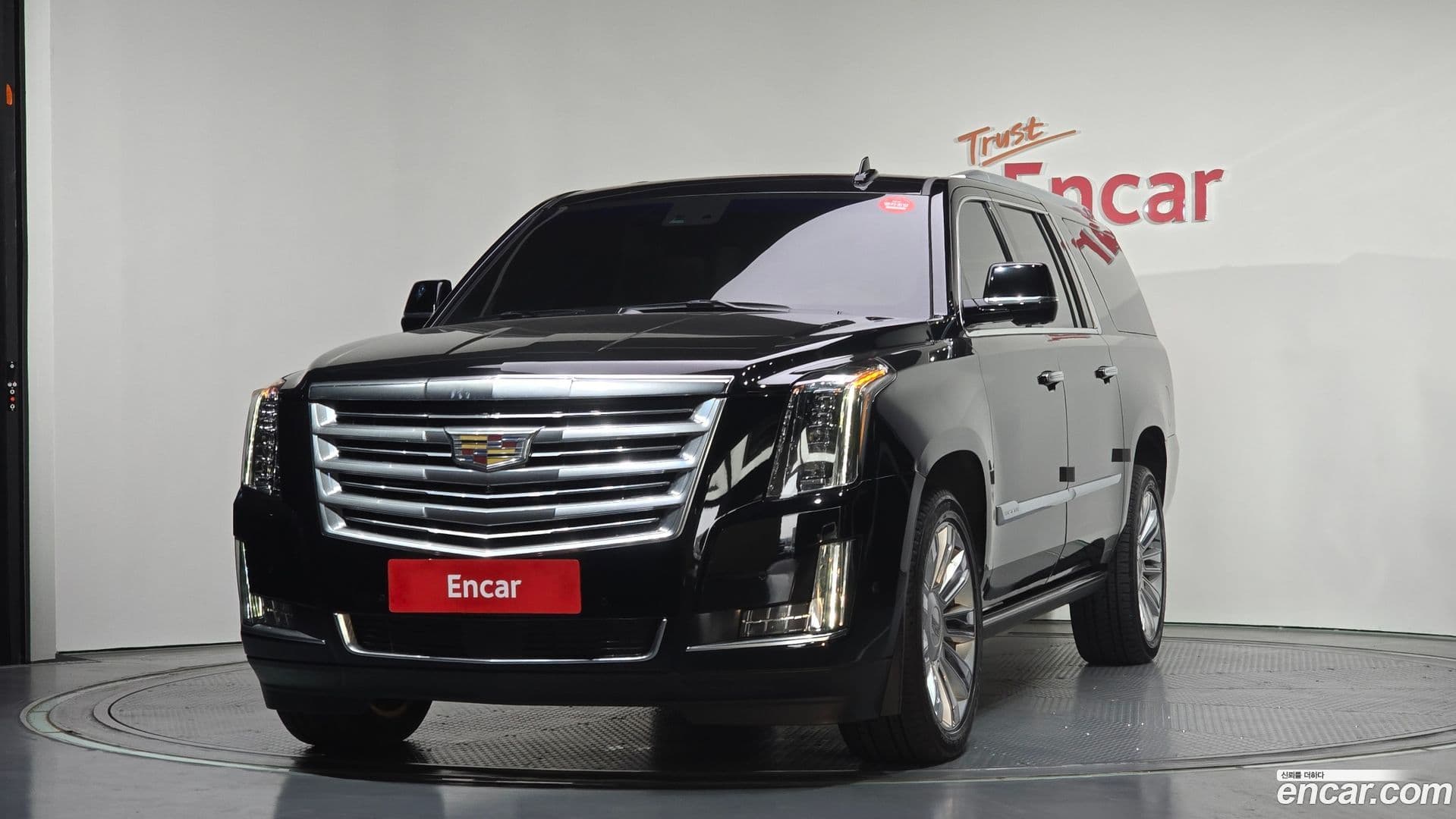 Main__Slider__Photo:Escalade Cadillac 2019.10-0