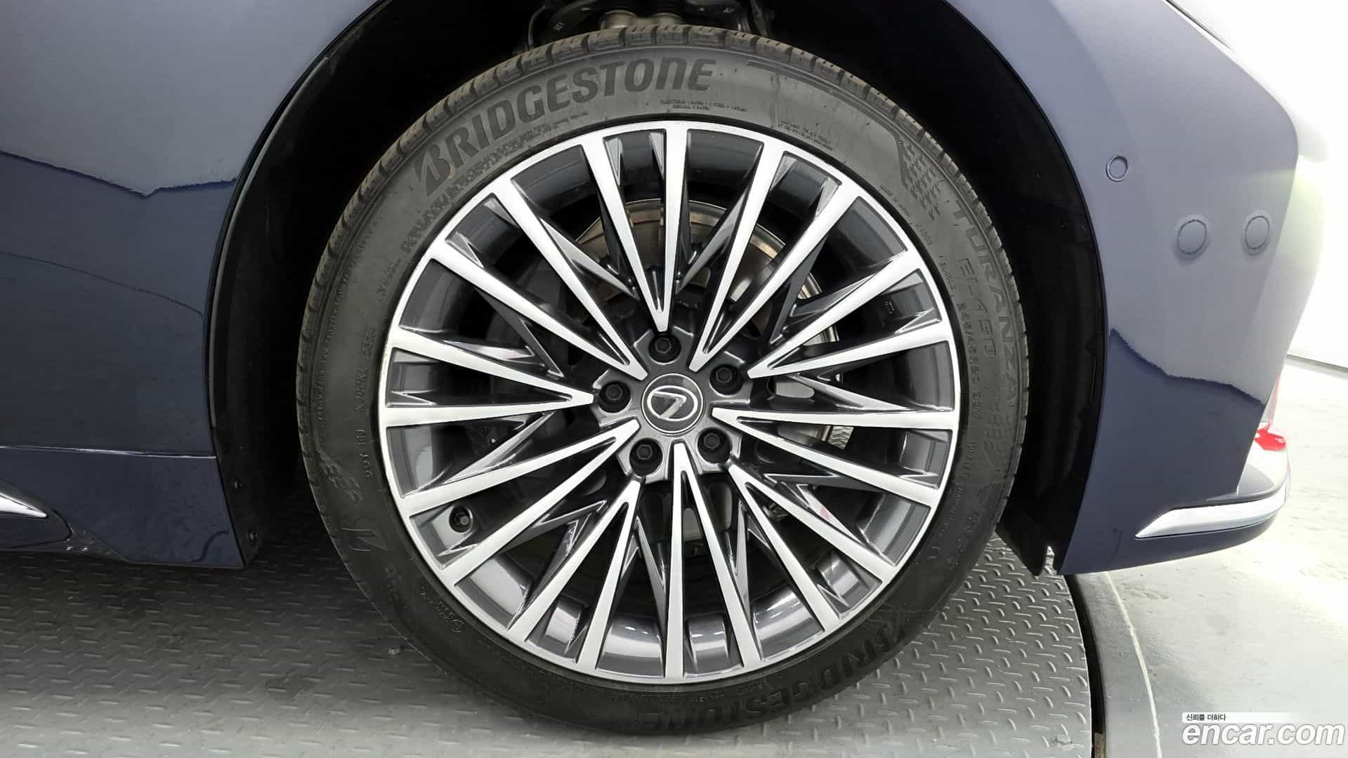 LS Lexus 2024.1-OUTER-005