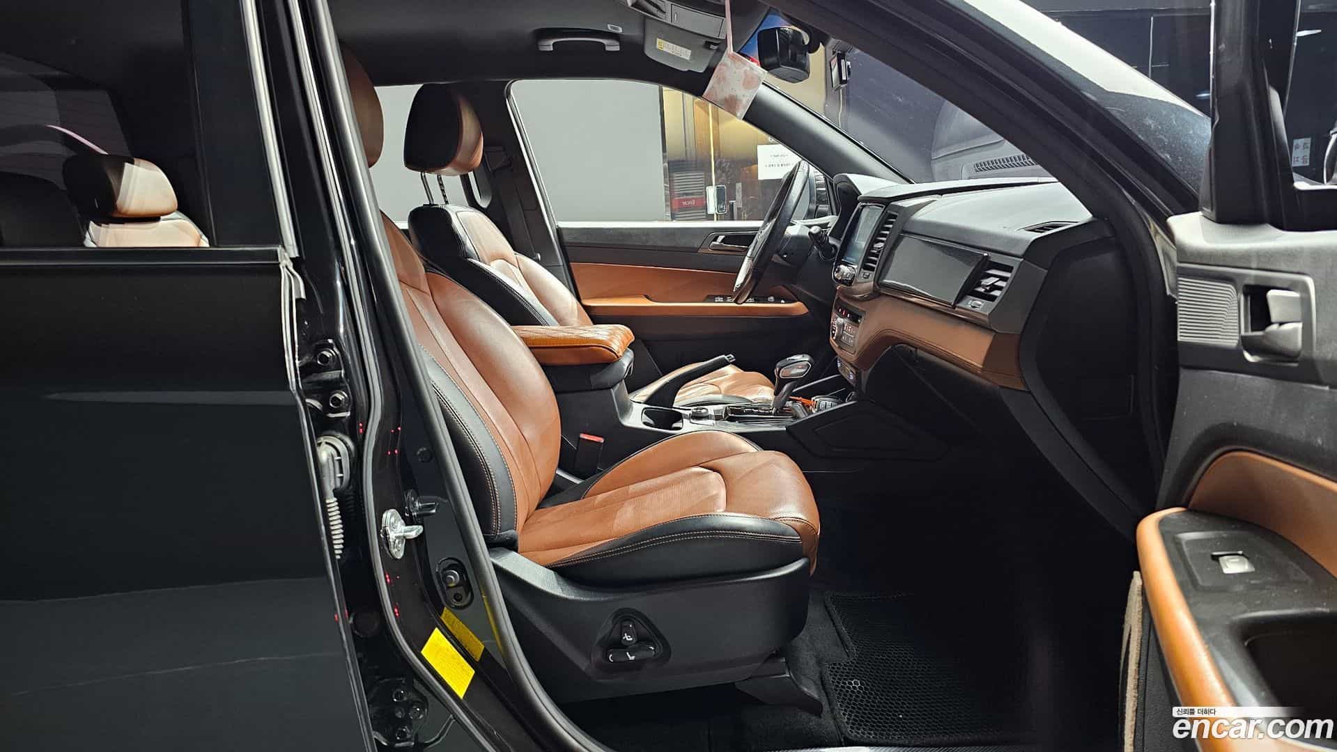 Rexton KG Mobility 2020.3-INNER-010