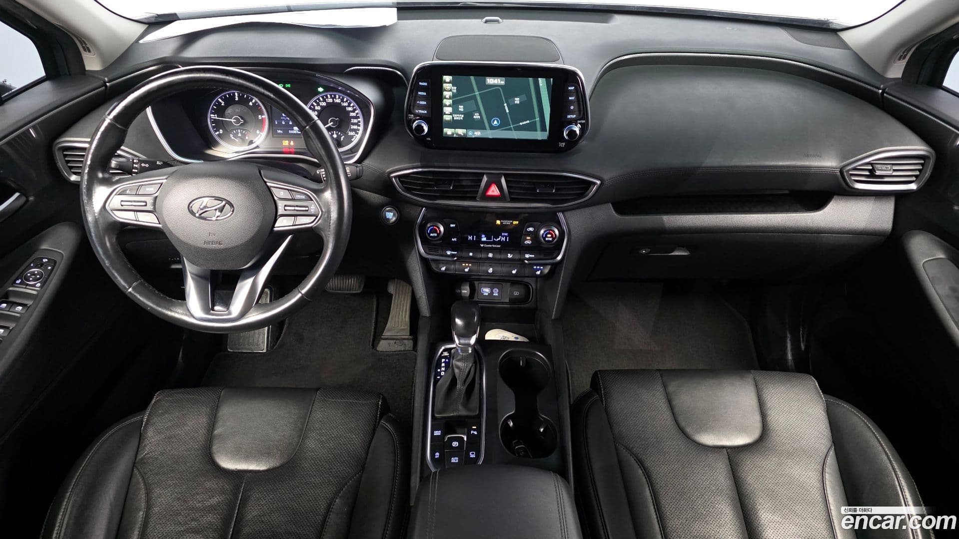 Main__Slider__Photo:Santafe Hyundai 2020.0-6