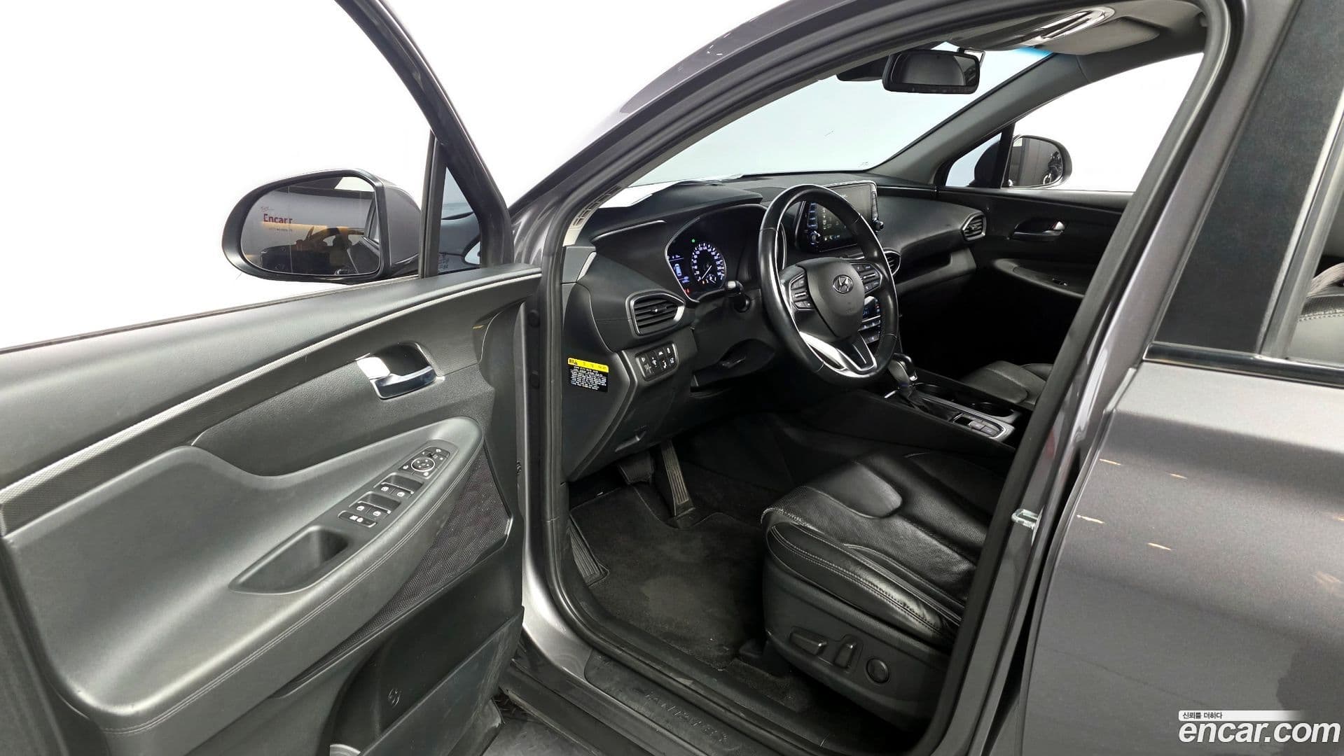 Main__Slider__Photo:Santafe Hyundai 2020.0-9