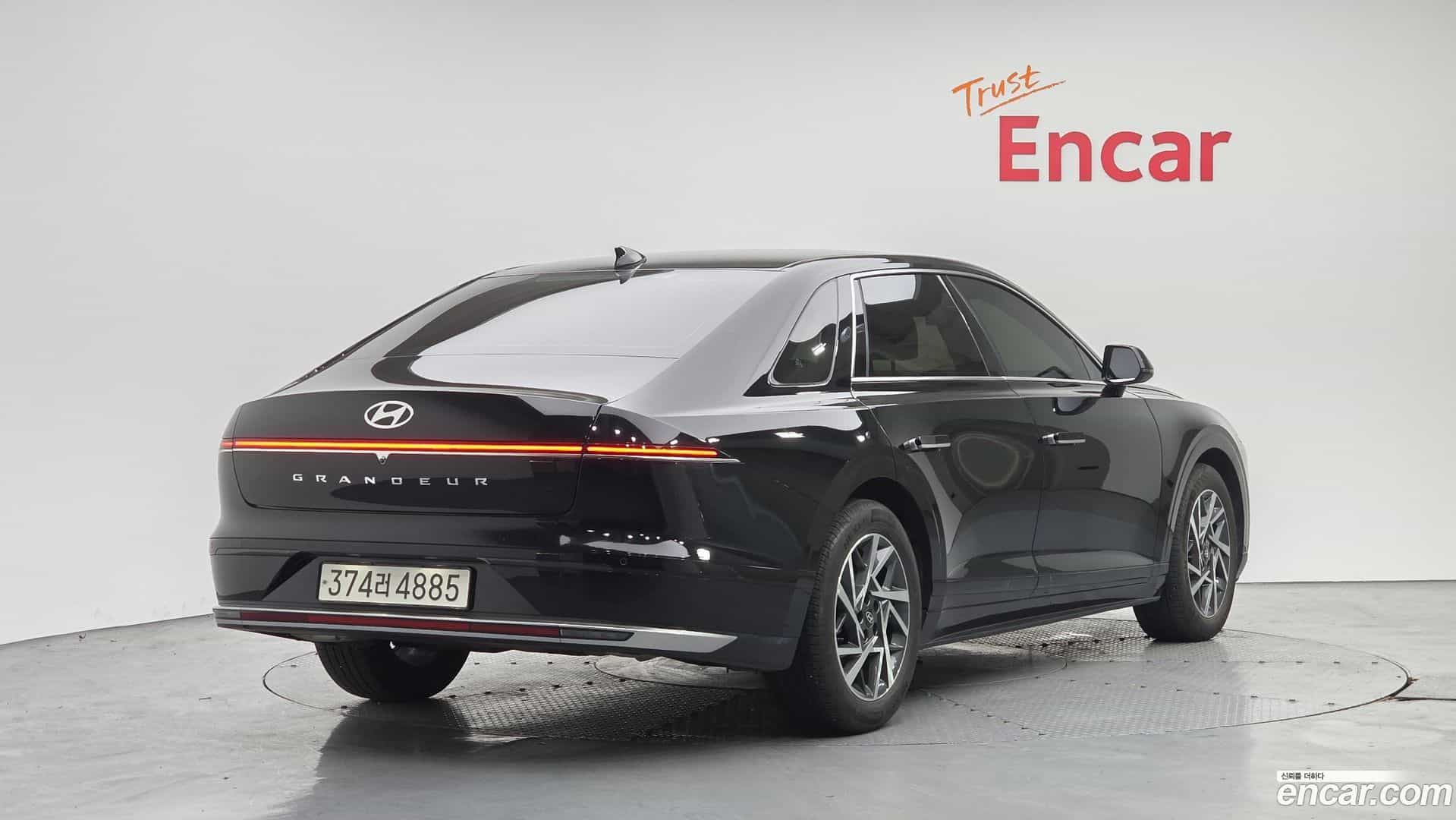 Grandeur Hyundai 2023.9-OUTER-002