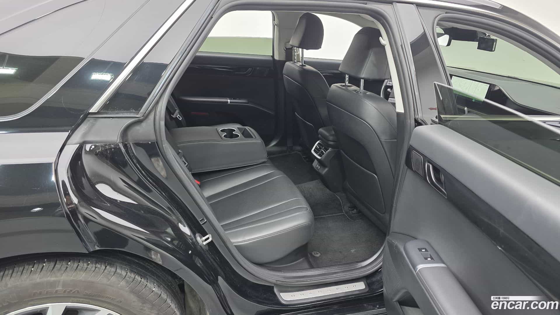 Grandeur Hyundai 2023.9-OPTION-016