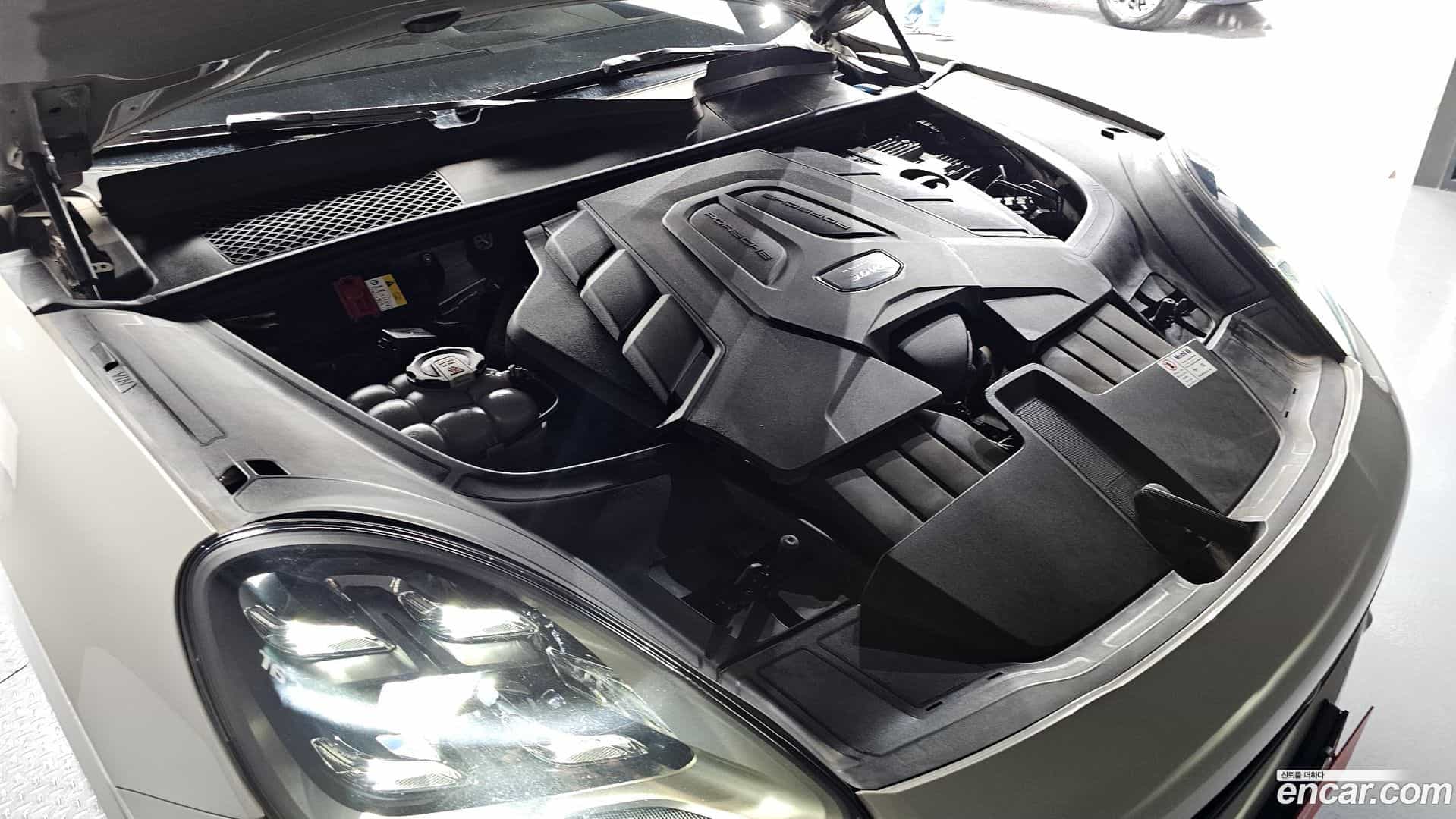 Cayenne Porsche 2021.2-INNER-006