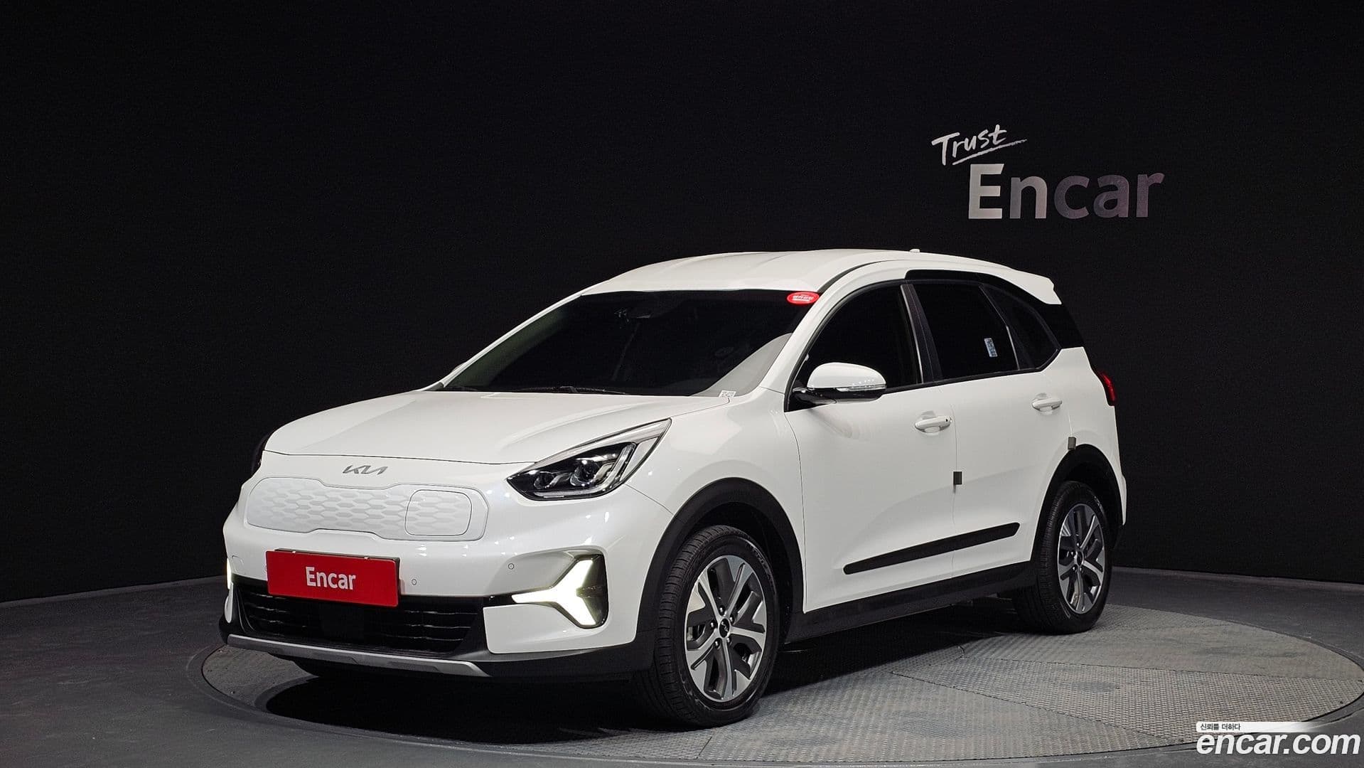 Main__Slider__Photo:Niro Kia 2022.9-0