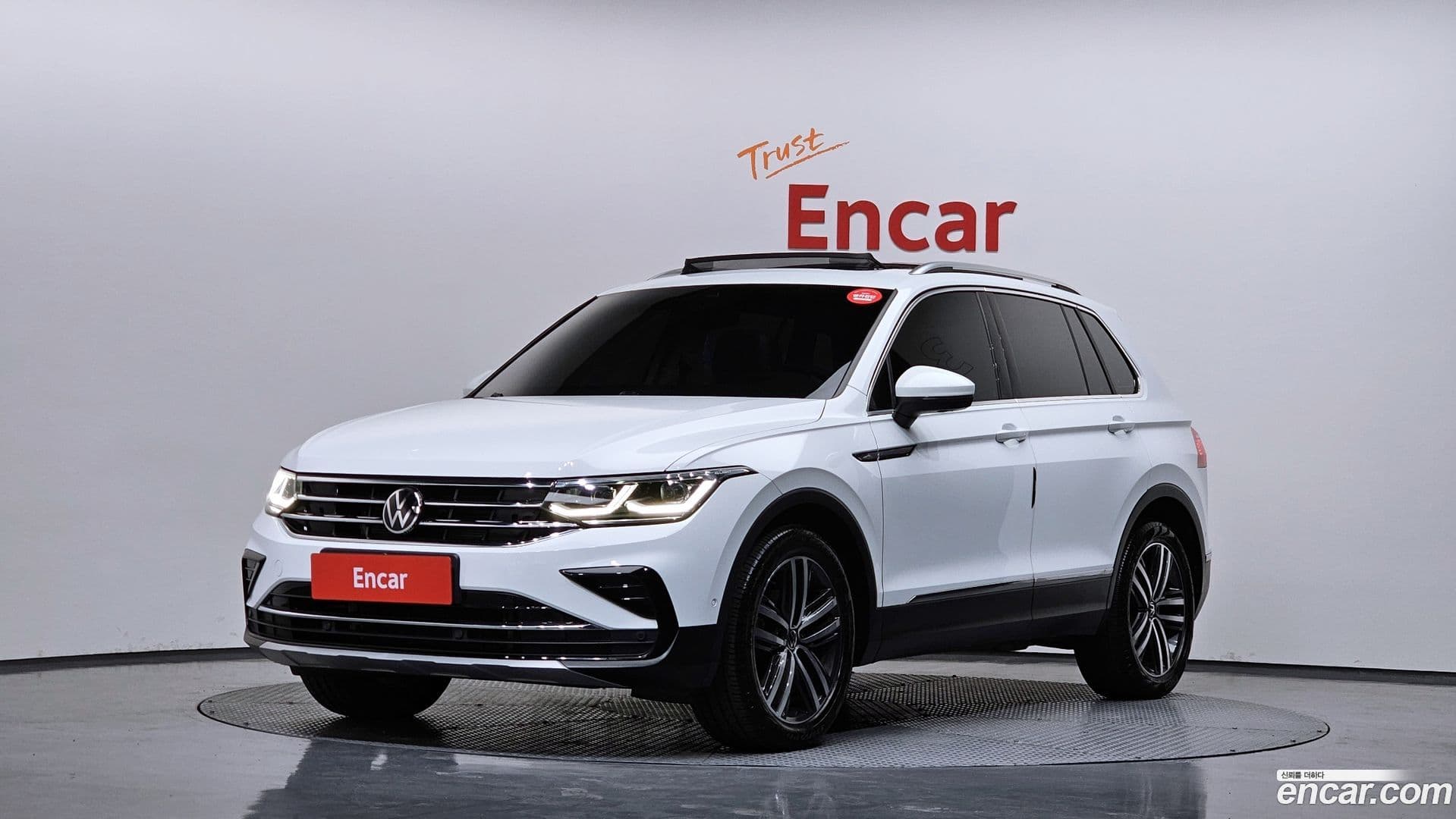 Main__Slider__Photo:Tiguan Volkswagen 2022.10-0