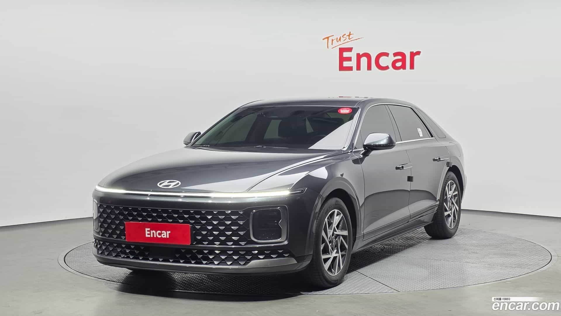 Grandeur Hyundai 2023.9-OUTER-001