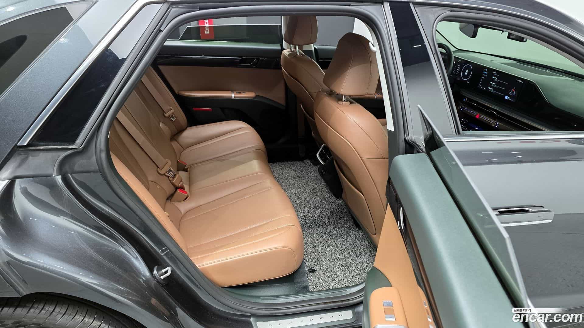 Grandeur Hyundai 2023.9-OPTION-016