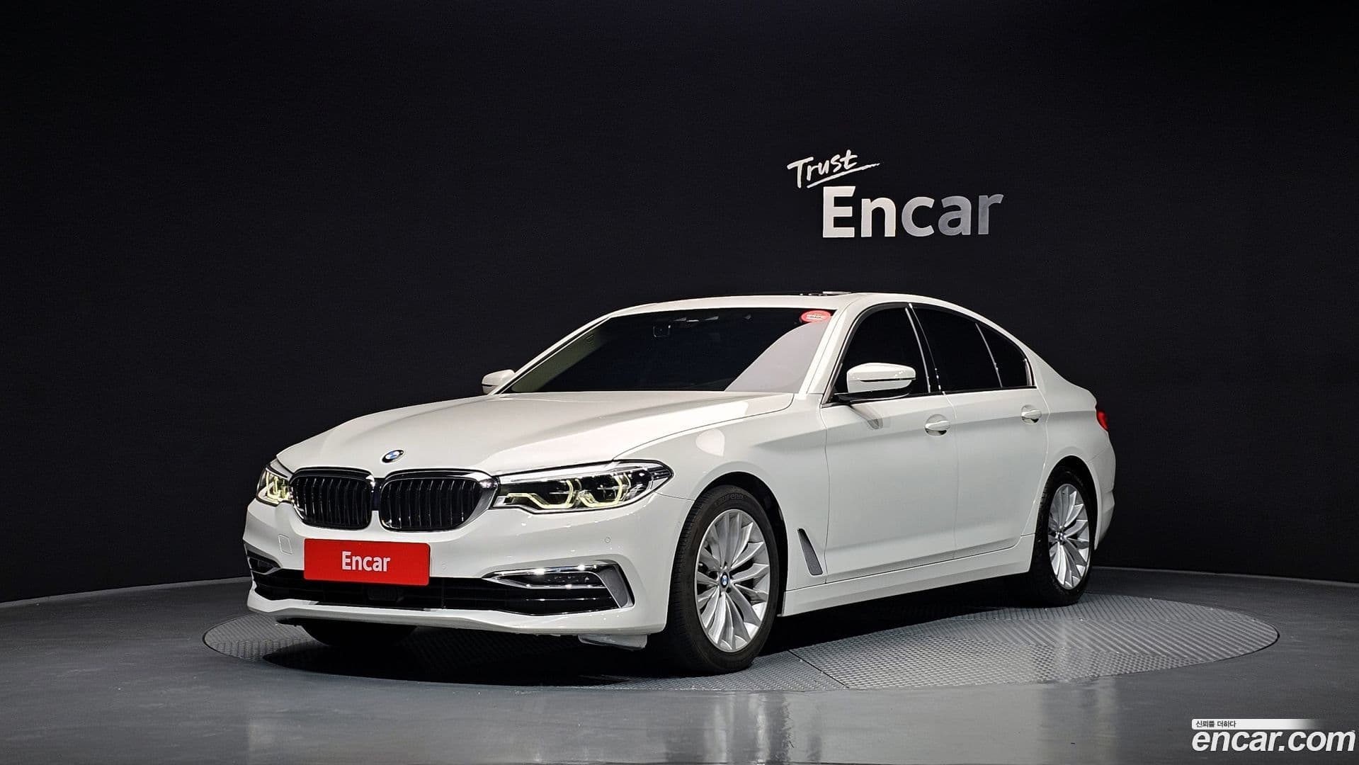 Main__Slider__Photo:5-Series BMW 2019.9-0