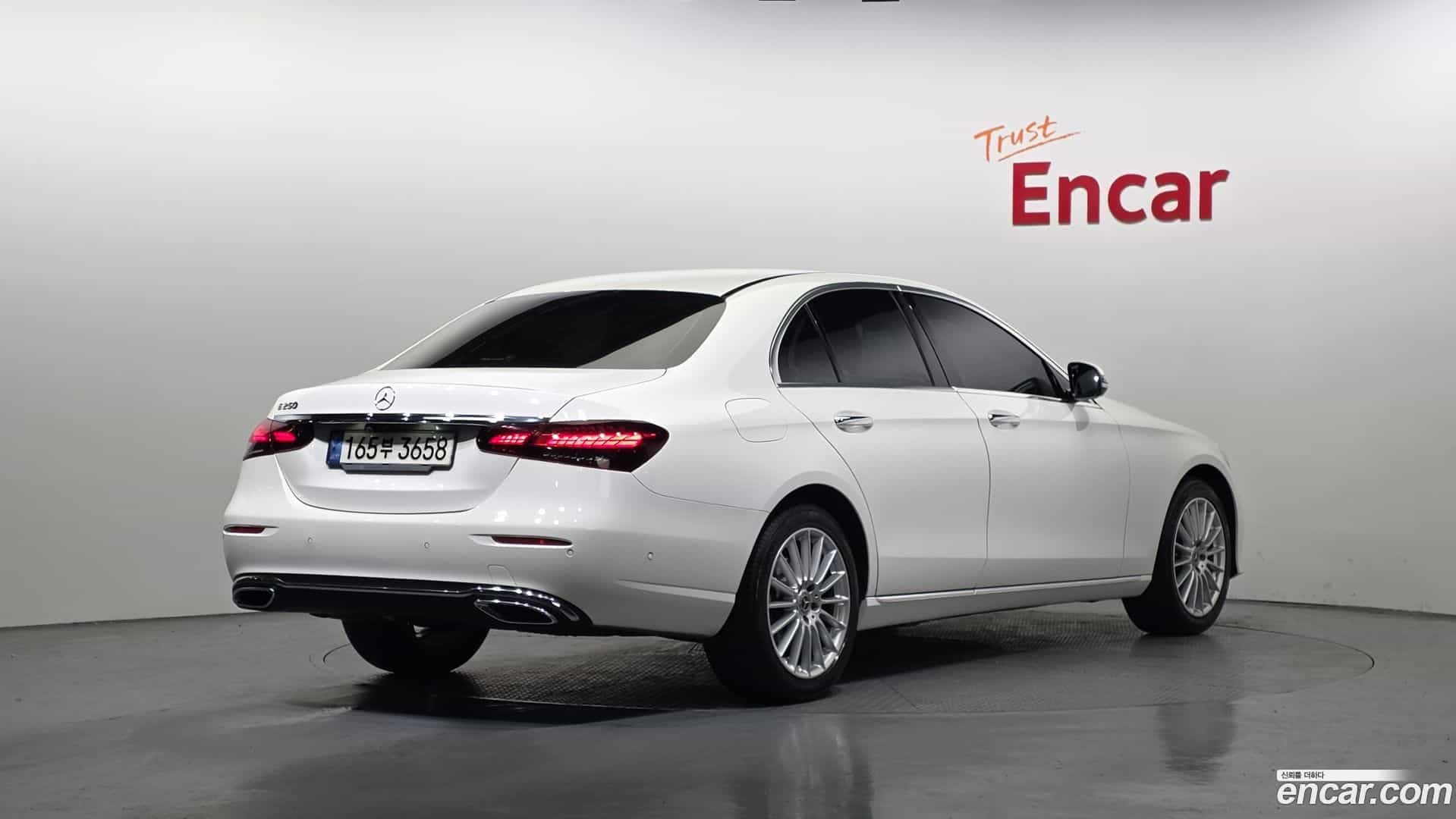 E-Class Mercedes-Benz 2021.0-OUTER-002