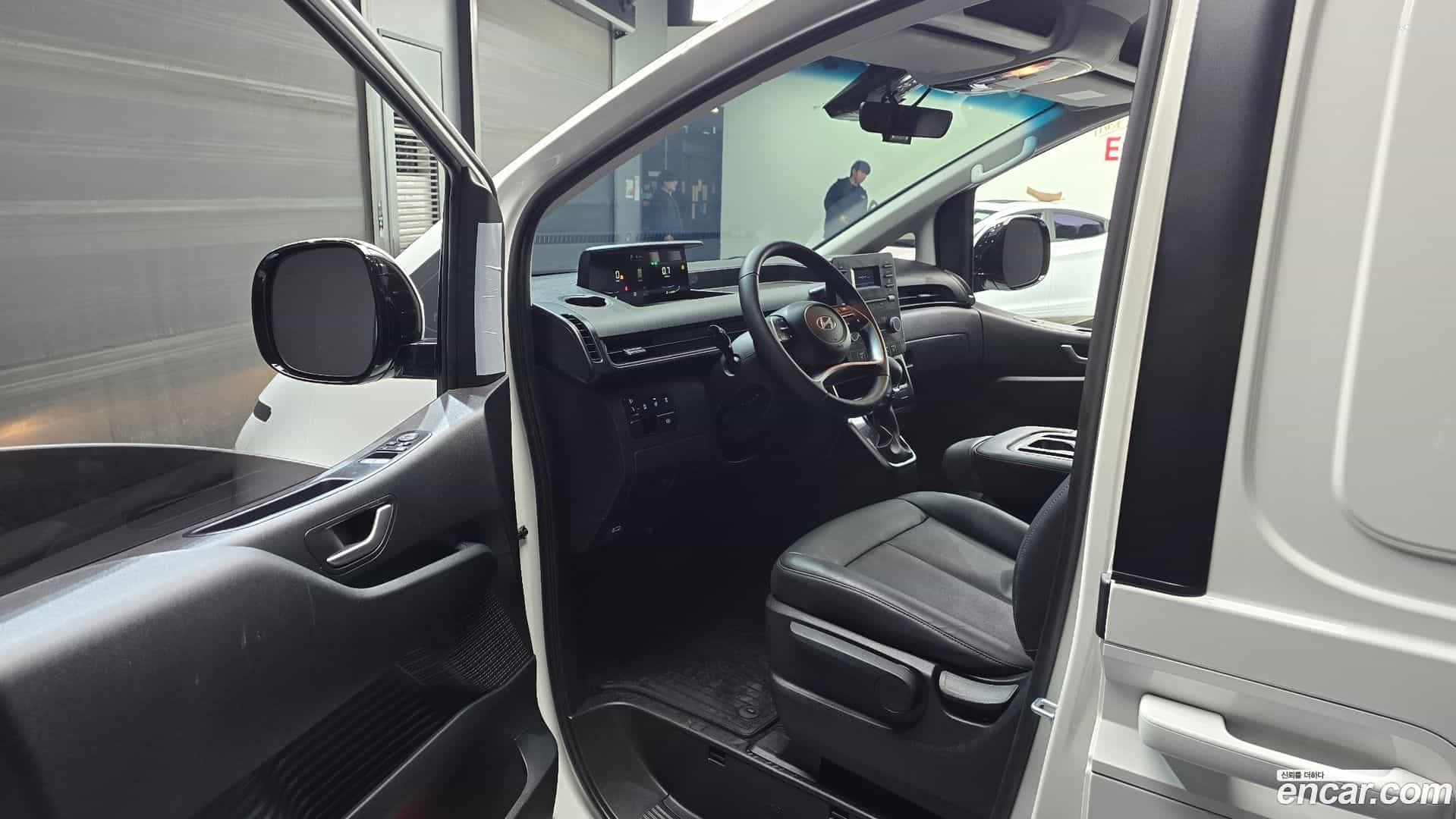 Staria Hyundai 2025.0-INNER-010