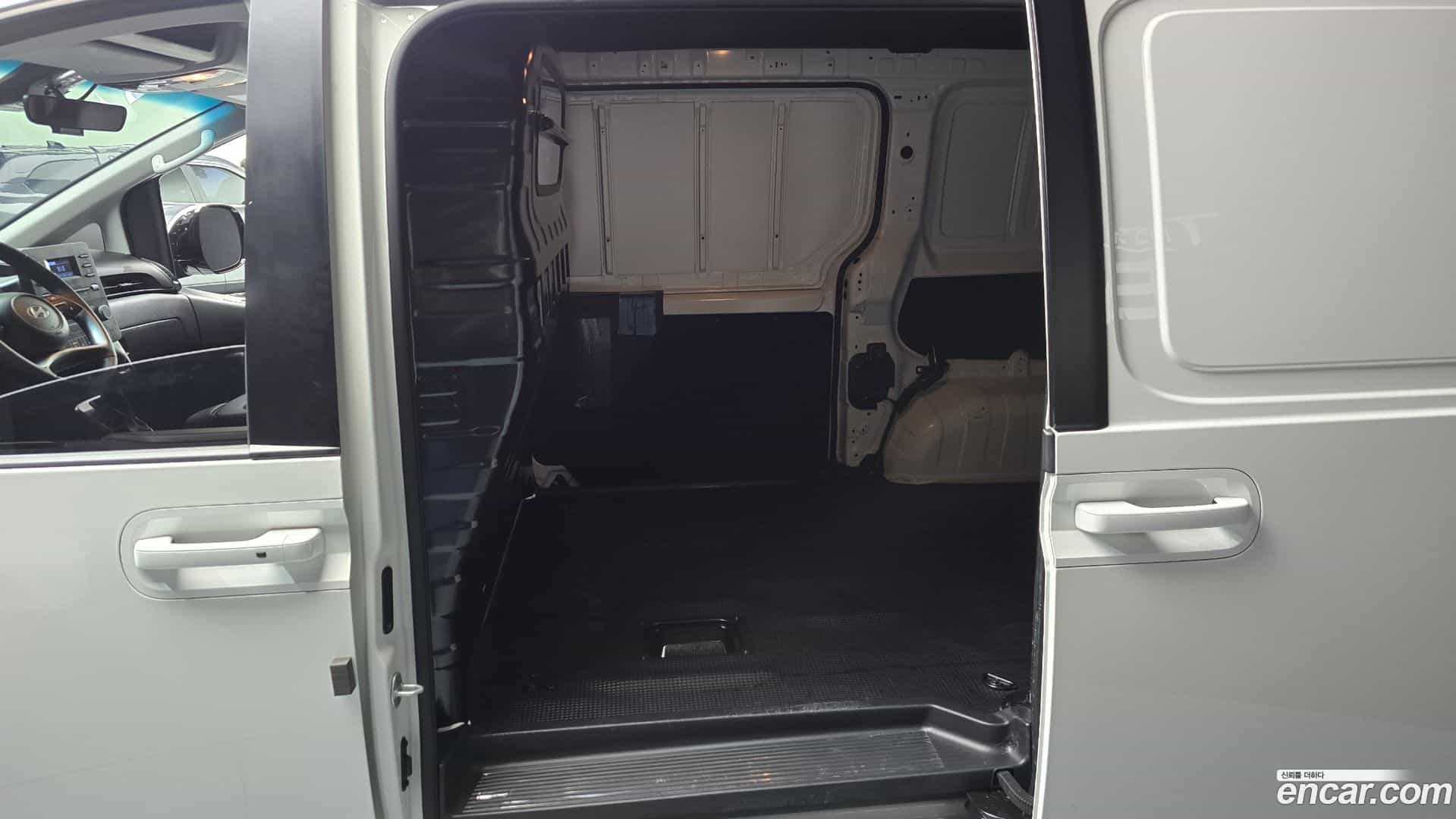 Staria Hyundai 2025.0-OPTION-015