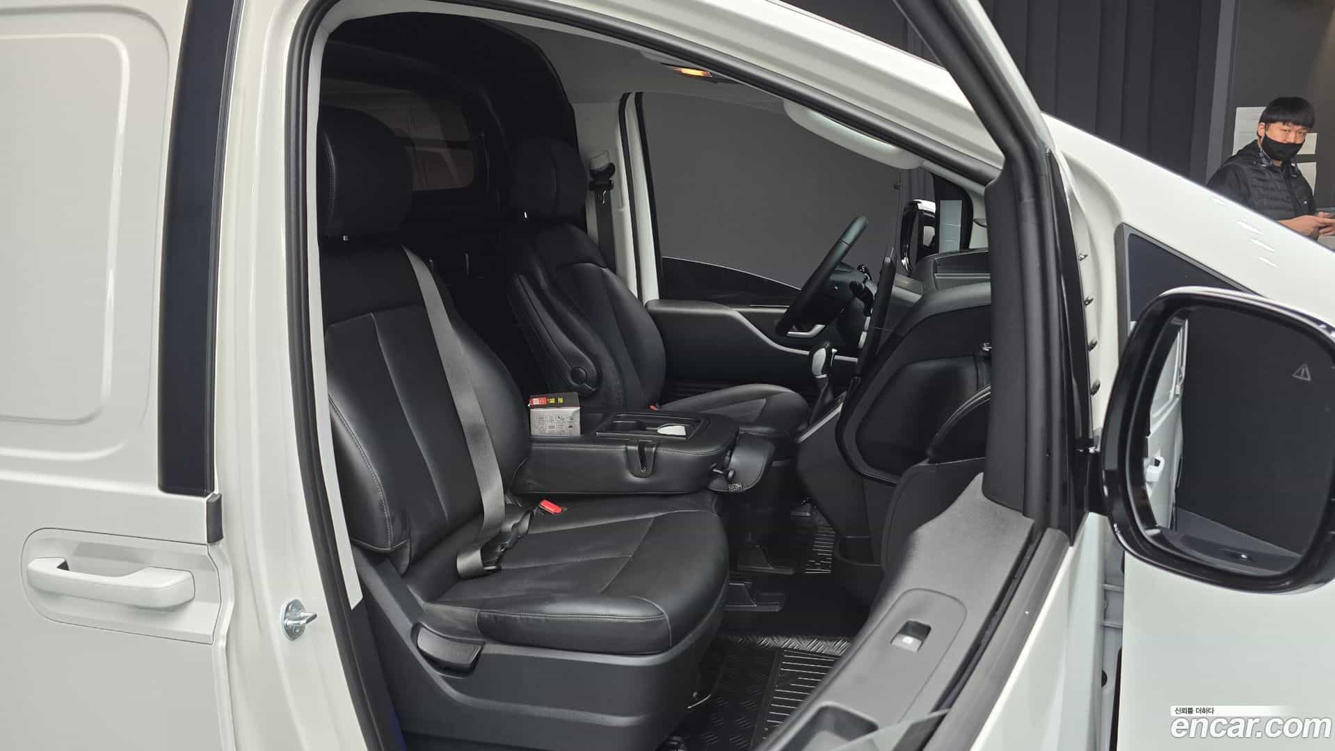 Staria Hyundai 2025.0-OPTION-016