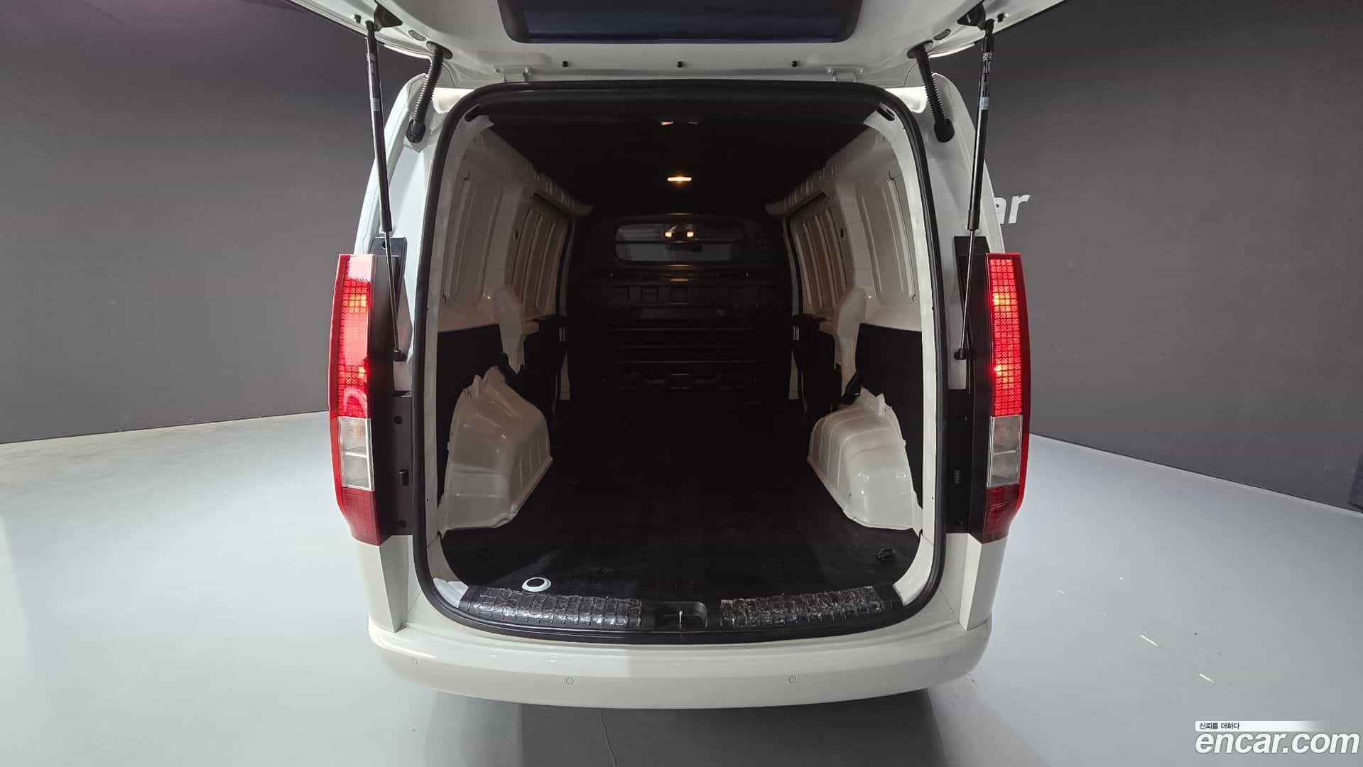 Staria Hyundai 2025.0-OPTION-024
