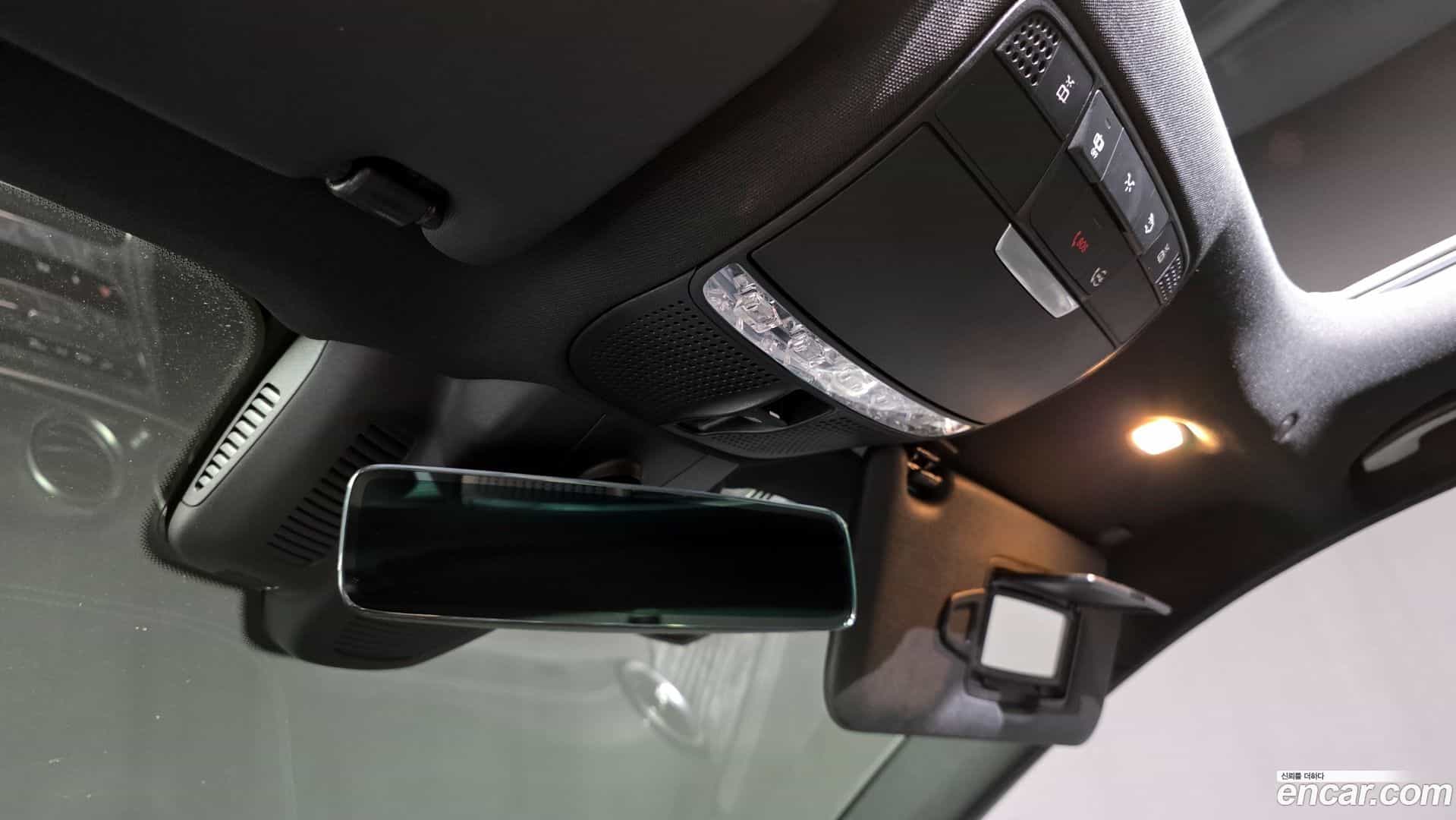 E-Class Mercedes-Benz 2022.1-OPTION-022