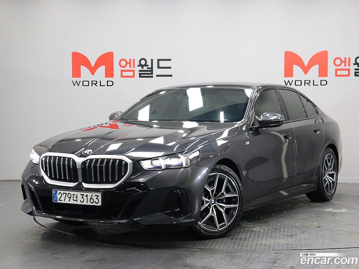 Main__Slider__Photo:5-Series BMW 2023.10-0