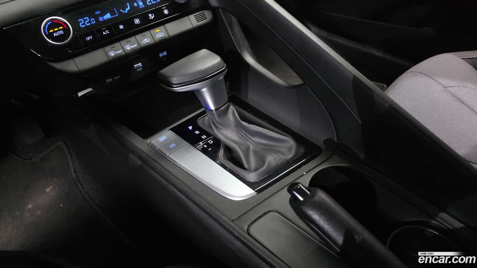 AVANTE Hyundai 2022.1-INNER-009