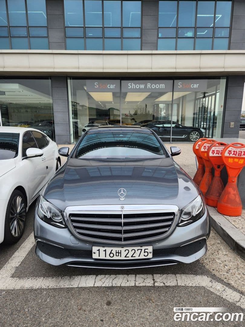 Main__Slider__Photo:E-Class Mercedes-Benz 2019.10-0