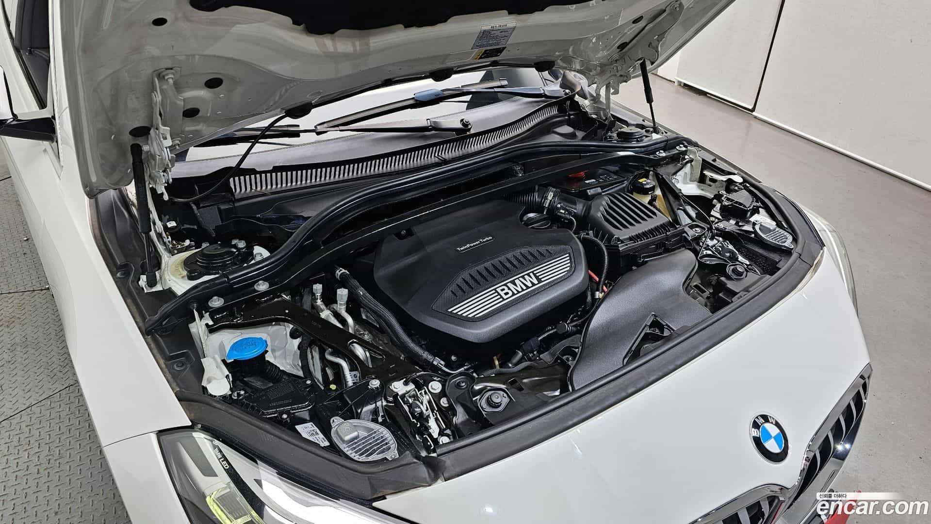 2-Series BMW 2021.2-INNER-006
