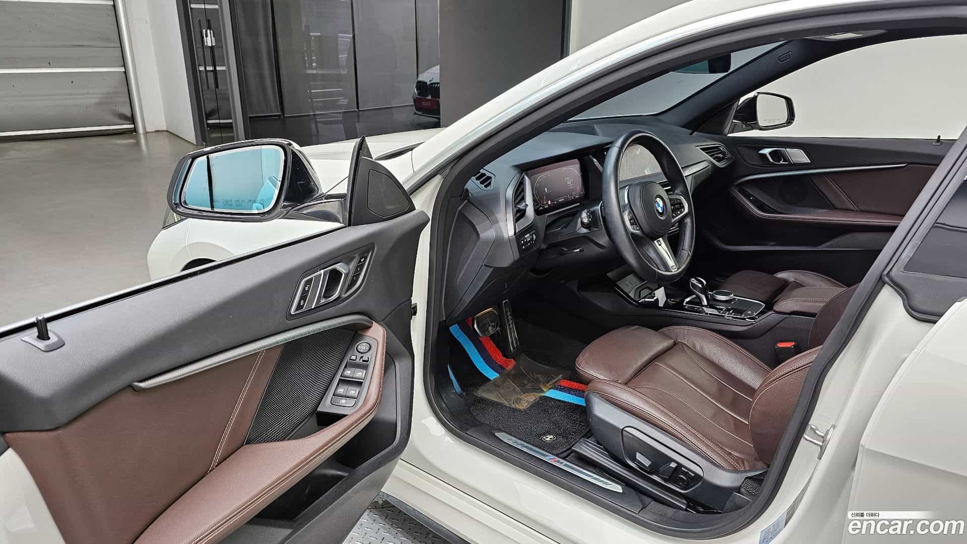2-Series BMW 2021.2-INNER-010
