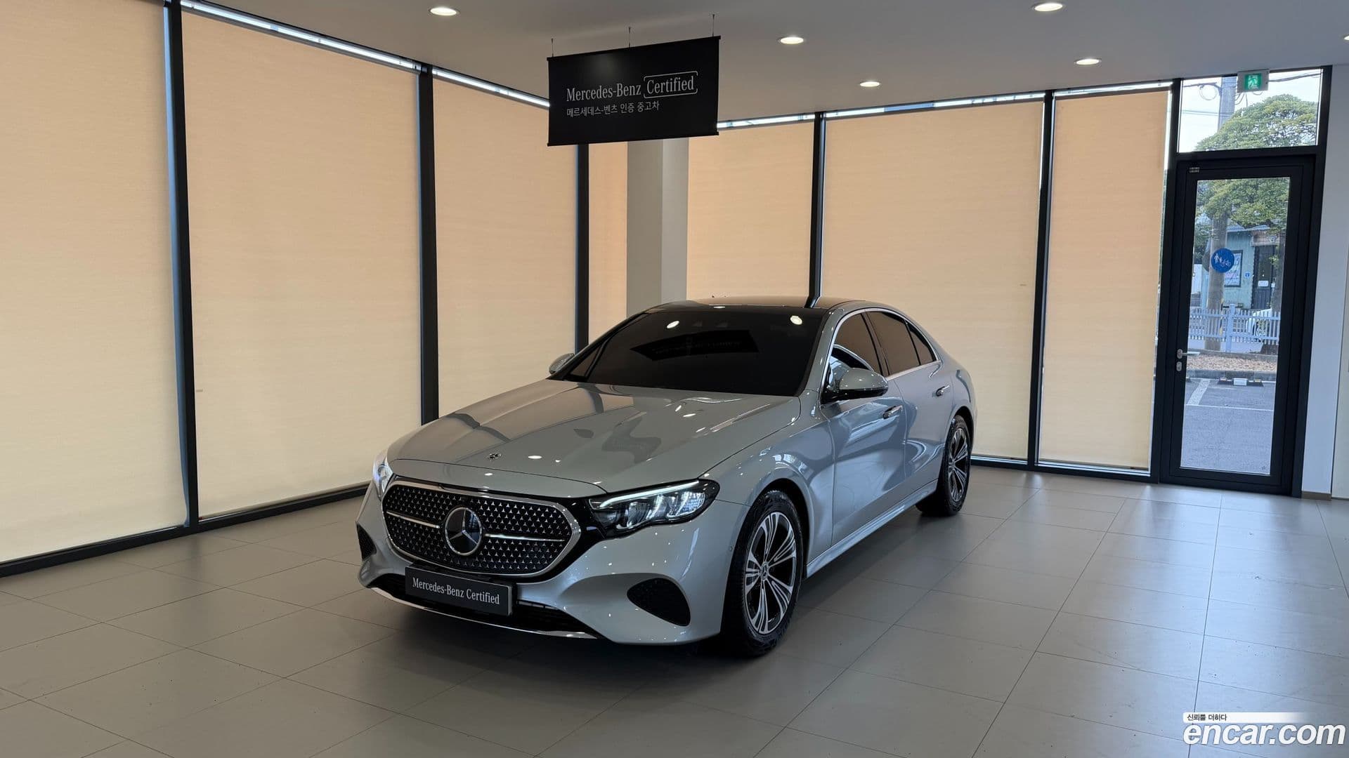 Main__Slider__Photo:E-Class Mercedes-Benz 2025.4-0