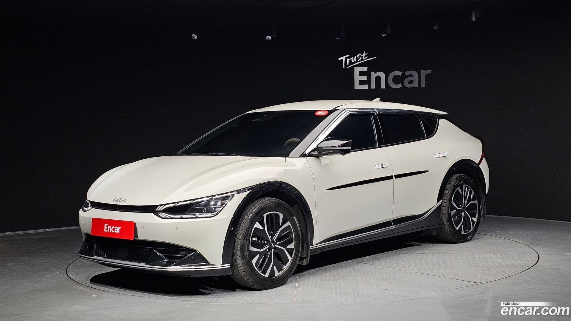 Main__Slider__Photo:EV6 Kia 2022.9-0