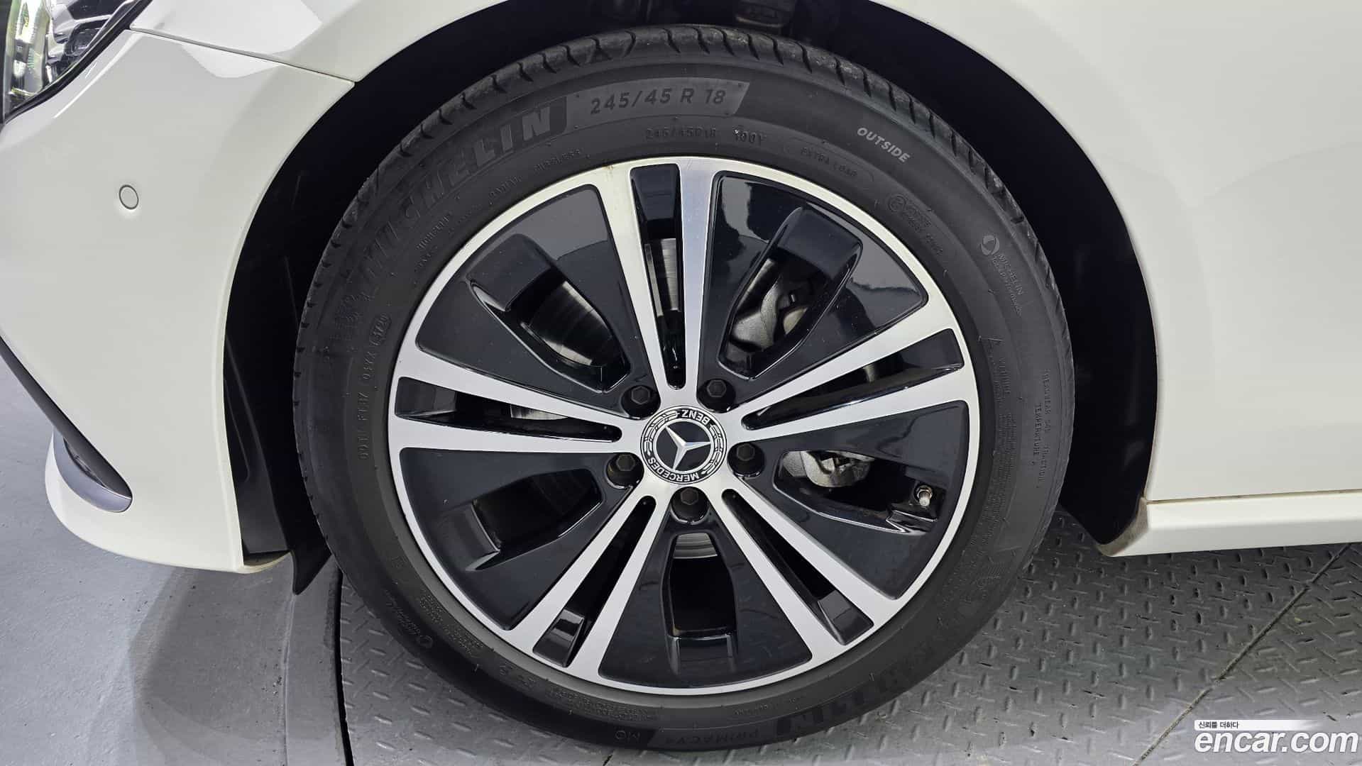 E-Class Mercedes-Benz 2020.10-OUTER-005