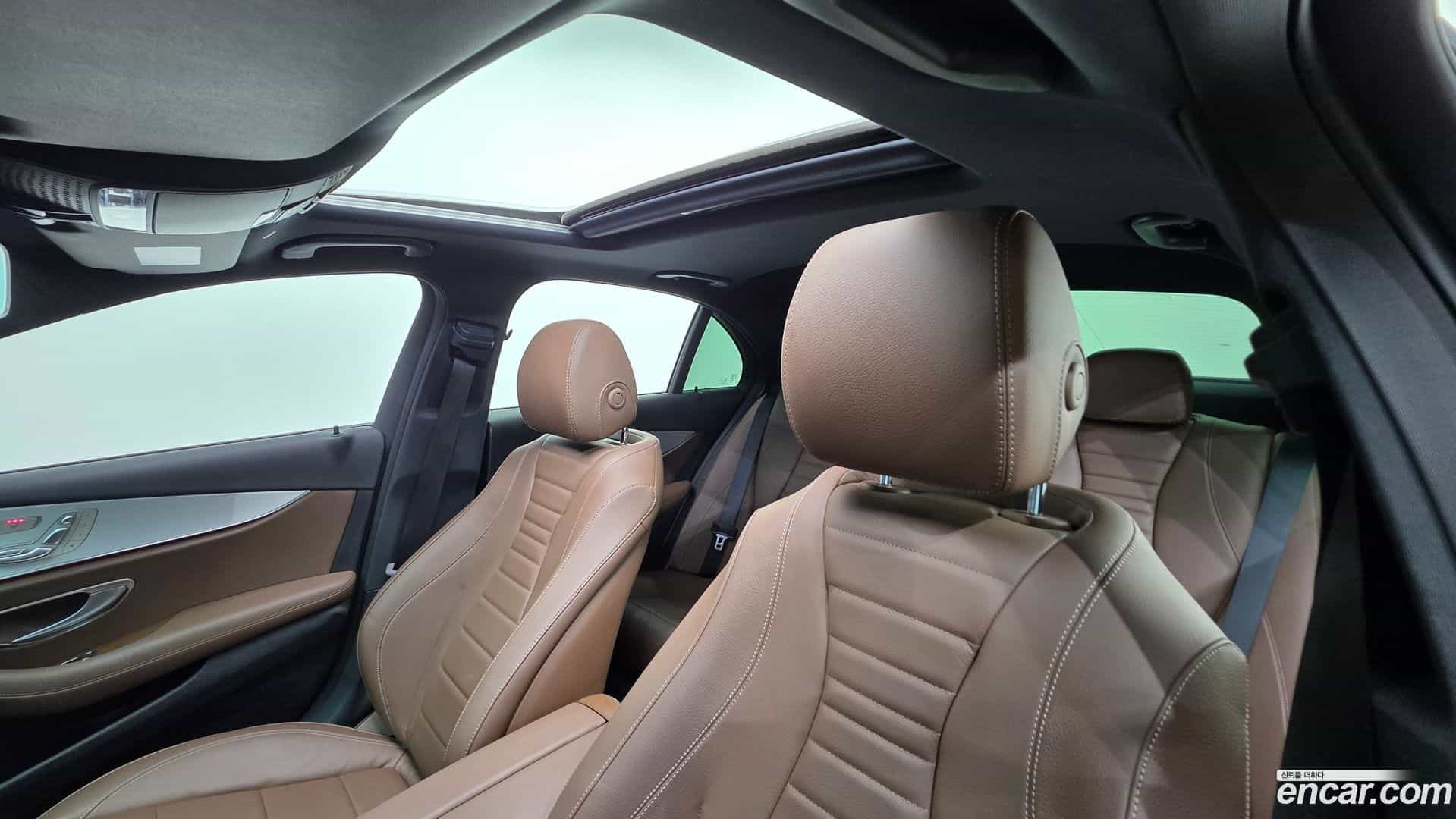 E-Class Mercedes-Benz 2020.10-OPTION-016