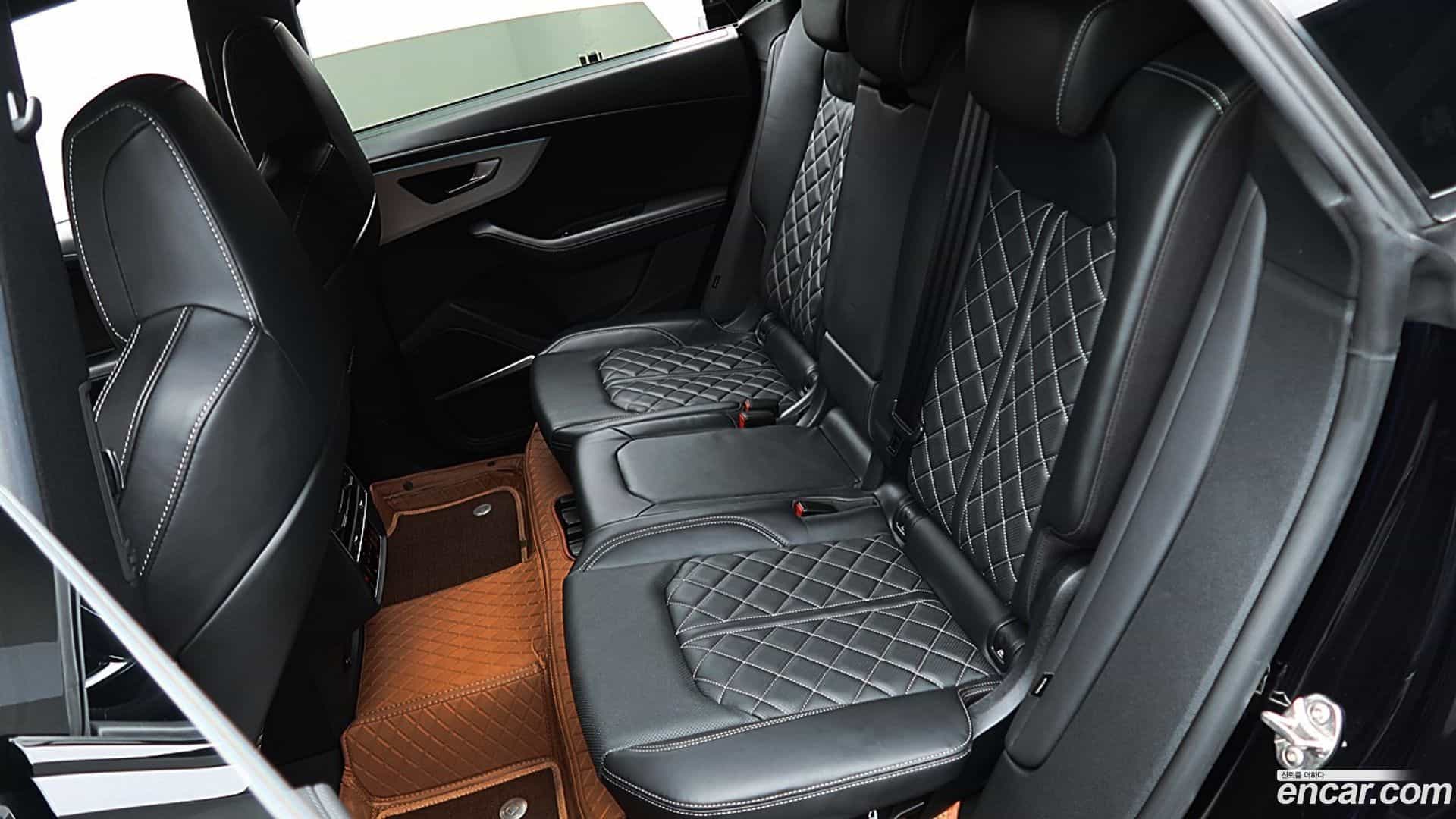 Q8 Audi 2021.2-INNER-010