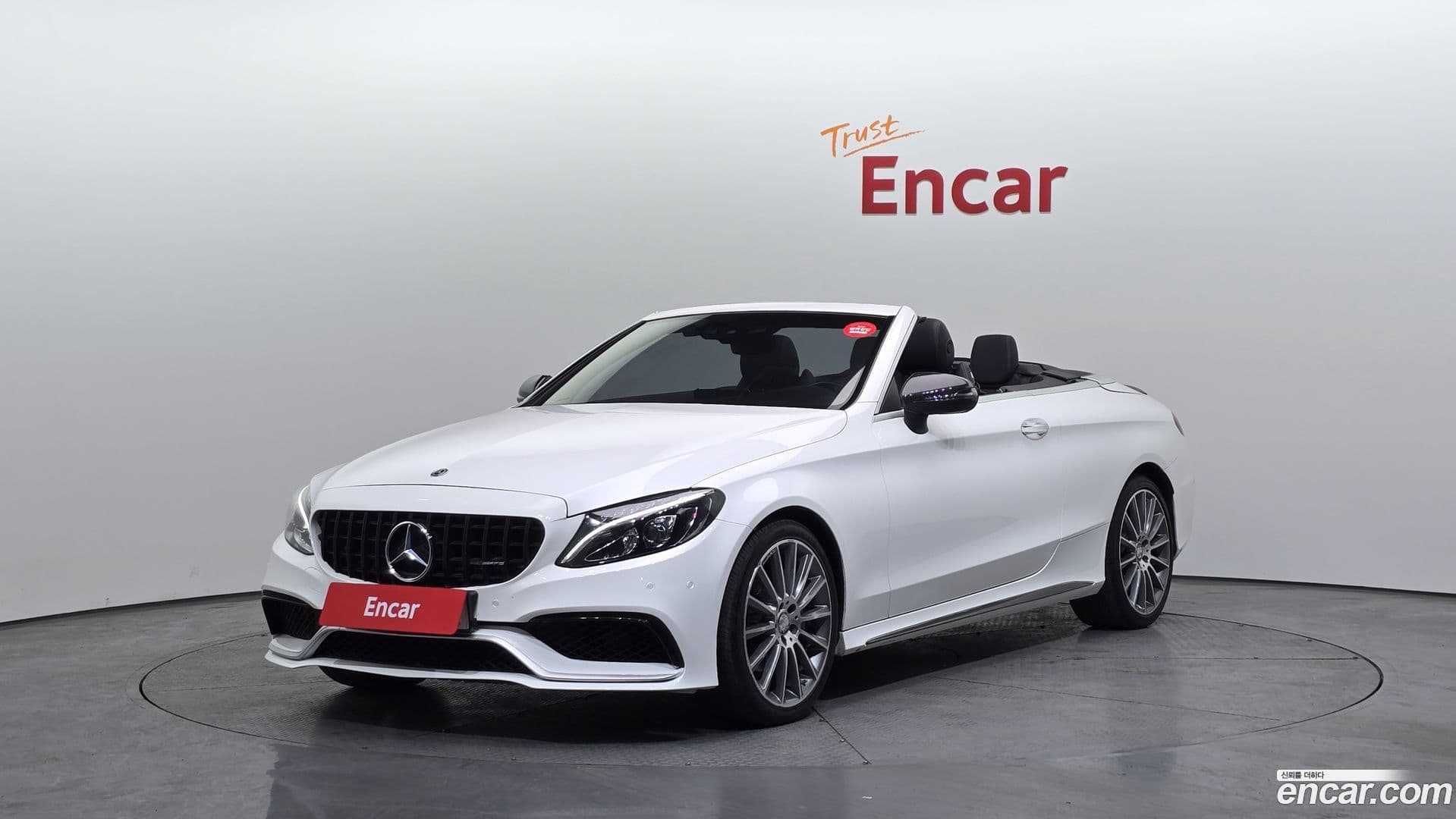 Main__Slider__Photo:C-Class Mercedes-Benz 2018.2-0