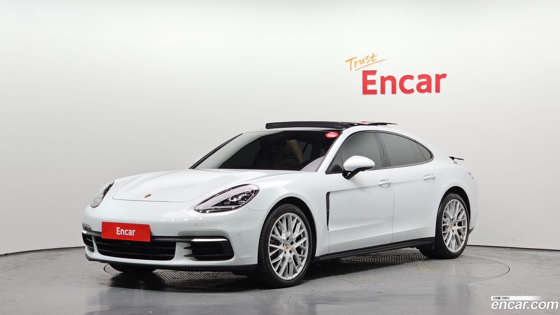 Main__Slider__Photo:Panamera Porsche 2018.0-0