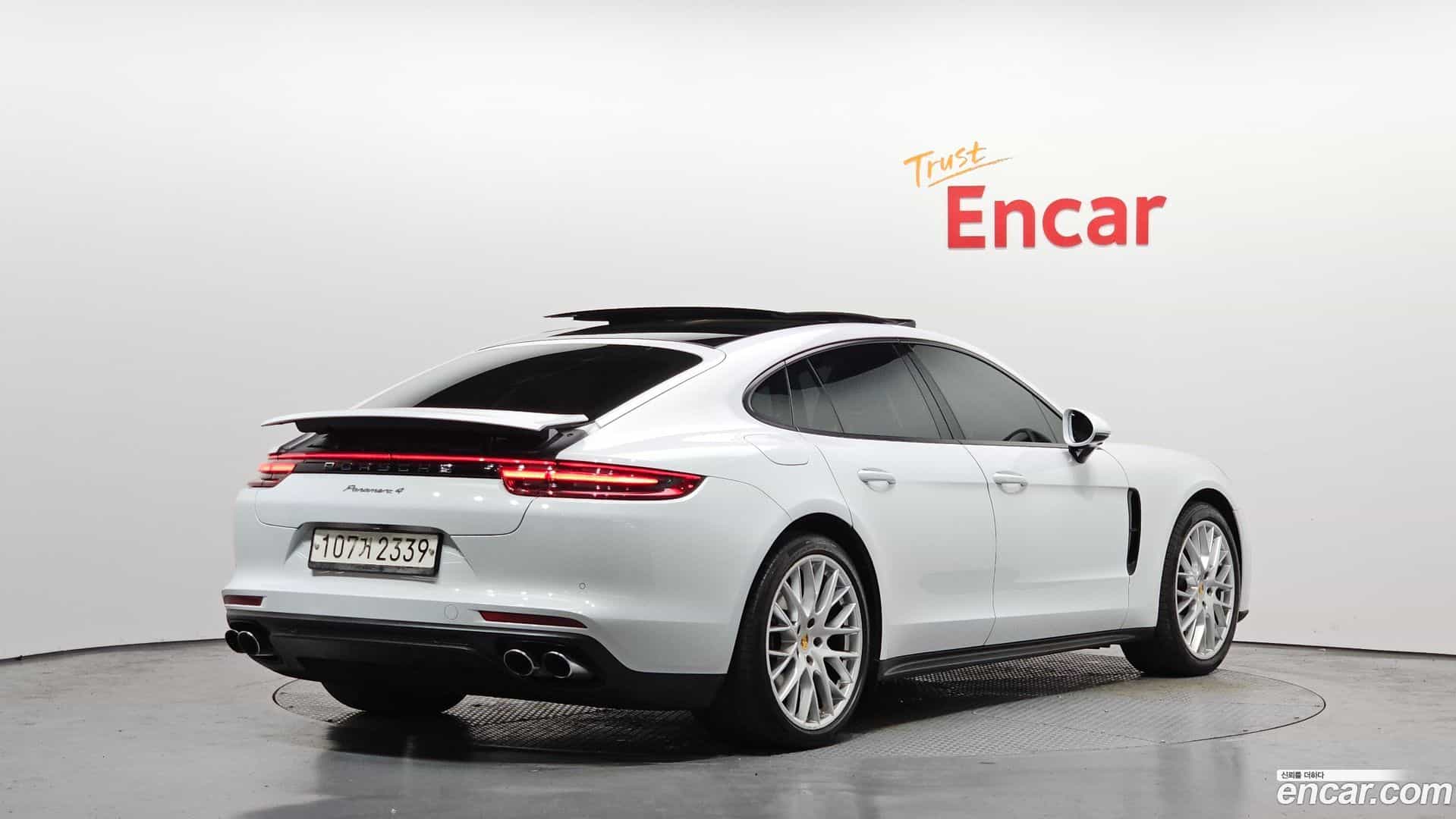 Panamera Porsche 2018.0-OUTER-002