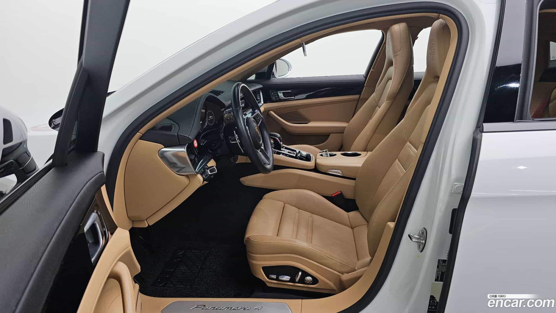 Panamera Porsche 2018.0-INNER-010