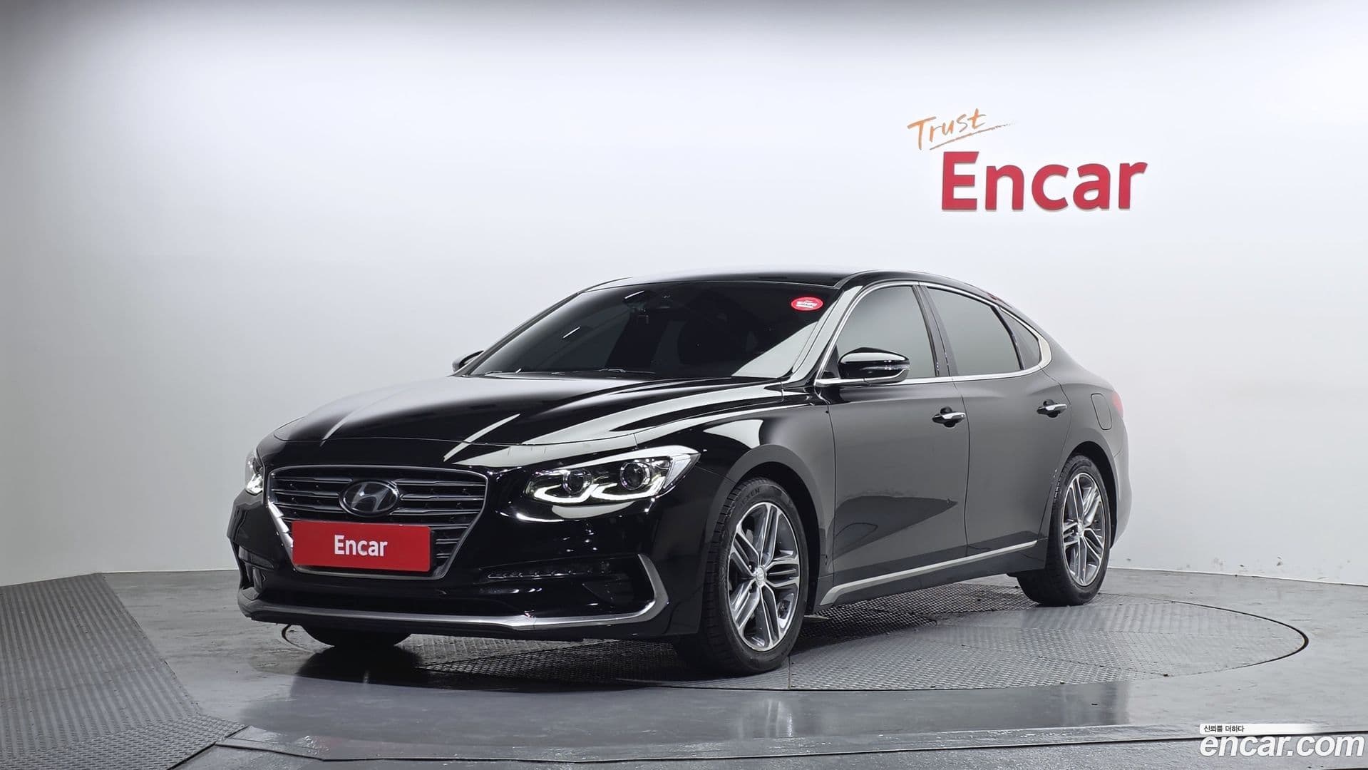 Main__Slider__Photo:Grandeur Hyundai 2018.8-0