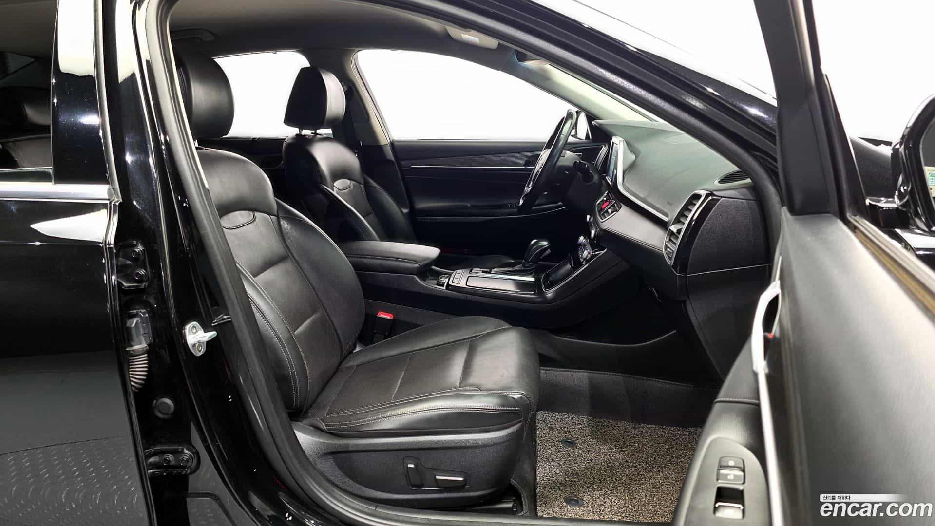 Grandeur Hyundai 2018.8-OPTION-015