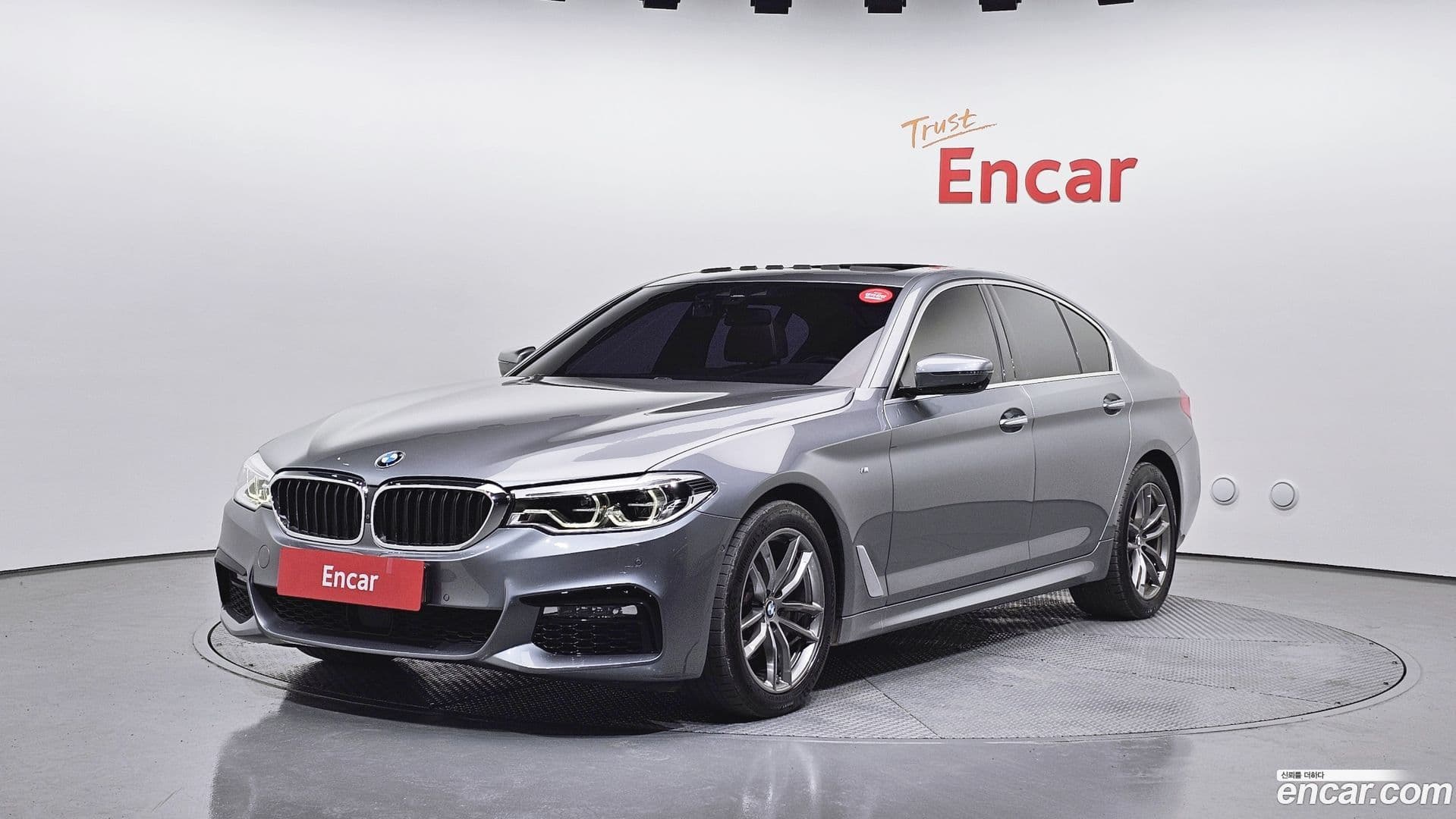 Main__Slider__Photo:5-Series BMW 2018.3-0