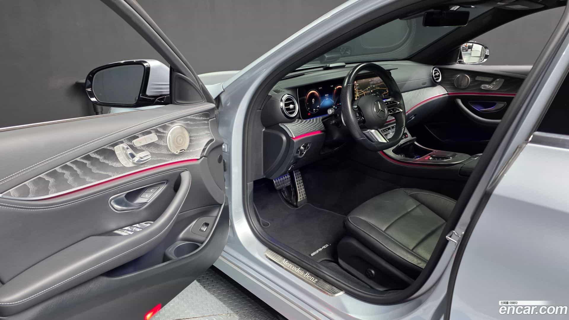E-Class Mercedes-Benz 2022.4-INNER-010