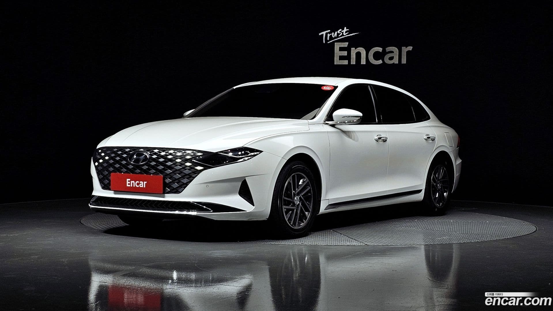 Main__Slider__Photo:Grandeur Hyundai 2021.6-0