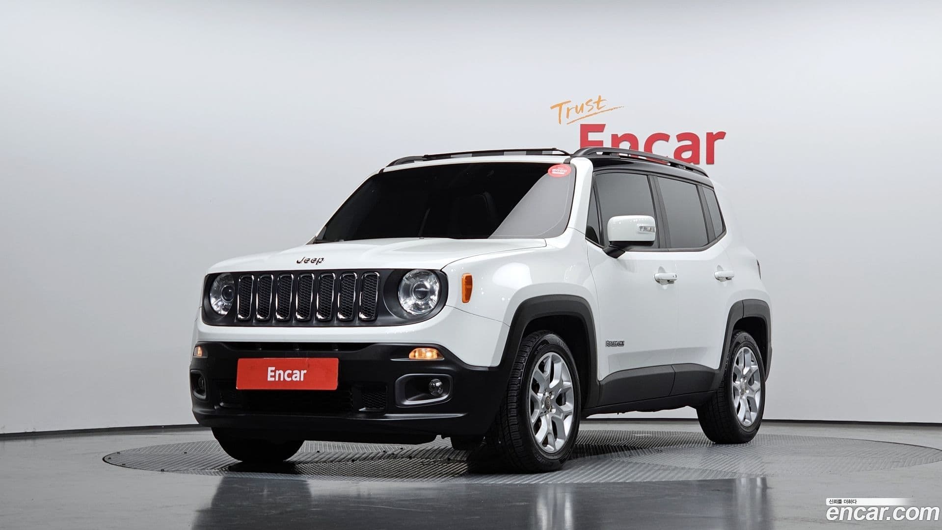 Main__Slider__Photo:Renegade Jeep 2017.11-0