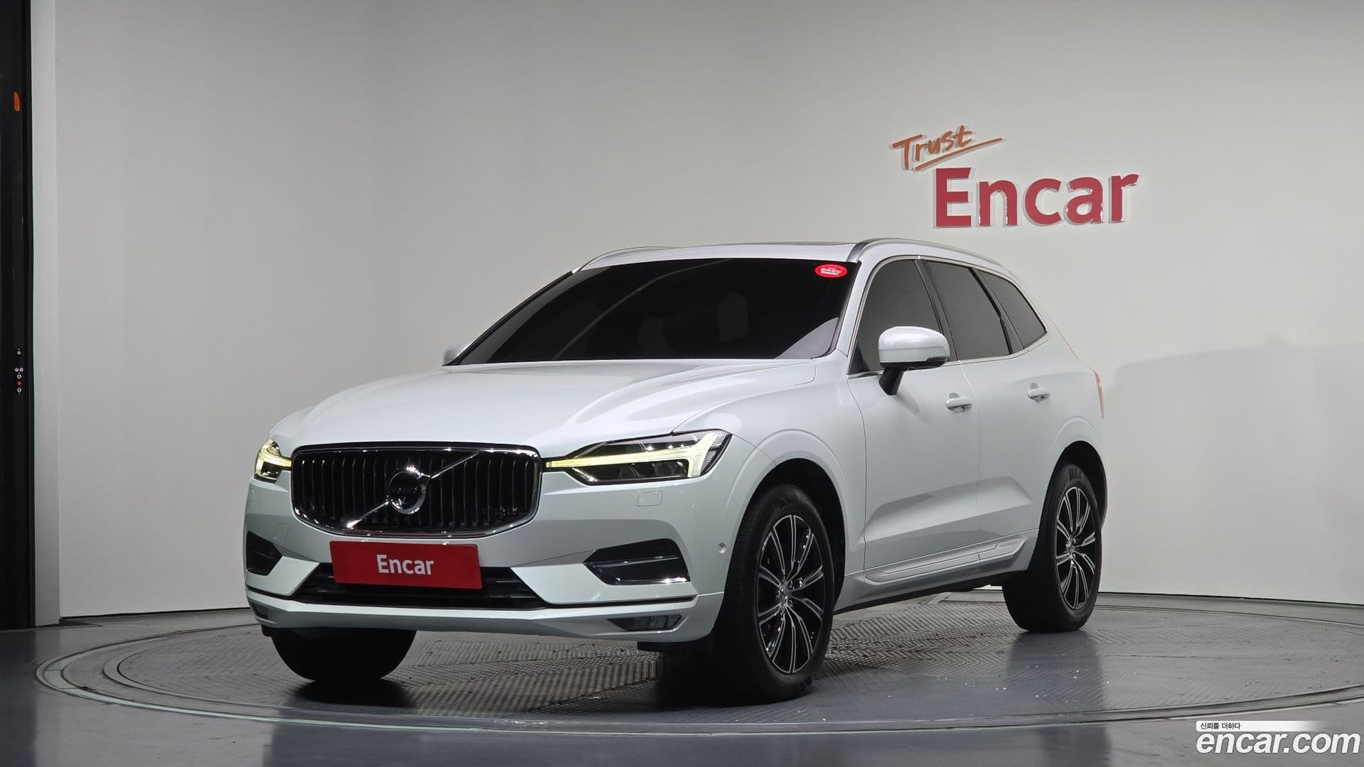 Main__Slider__Photo:XC60 Volvo 2017.8-0