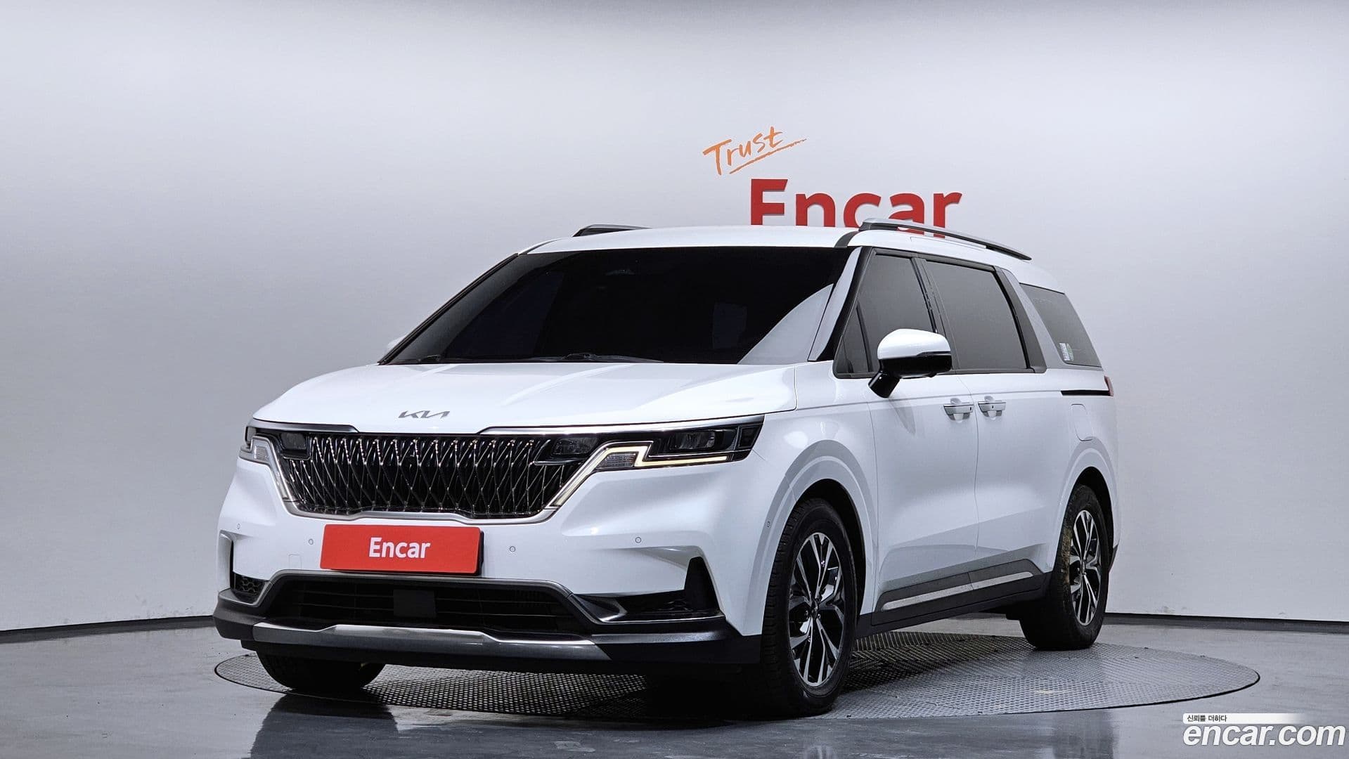 Main__Slider__Photo:Canival Kia 2022.1-0