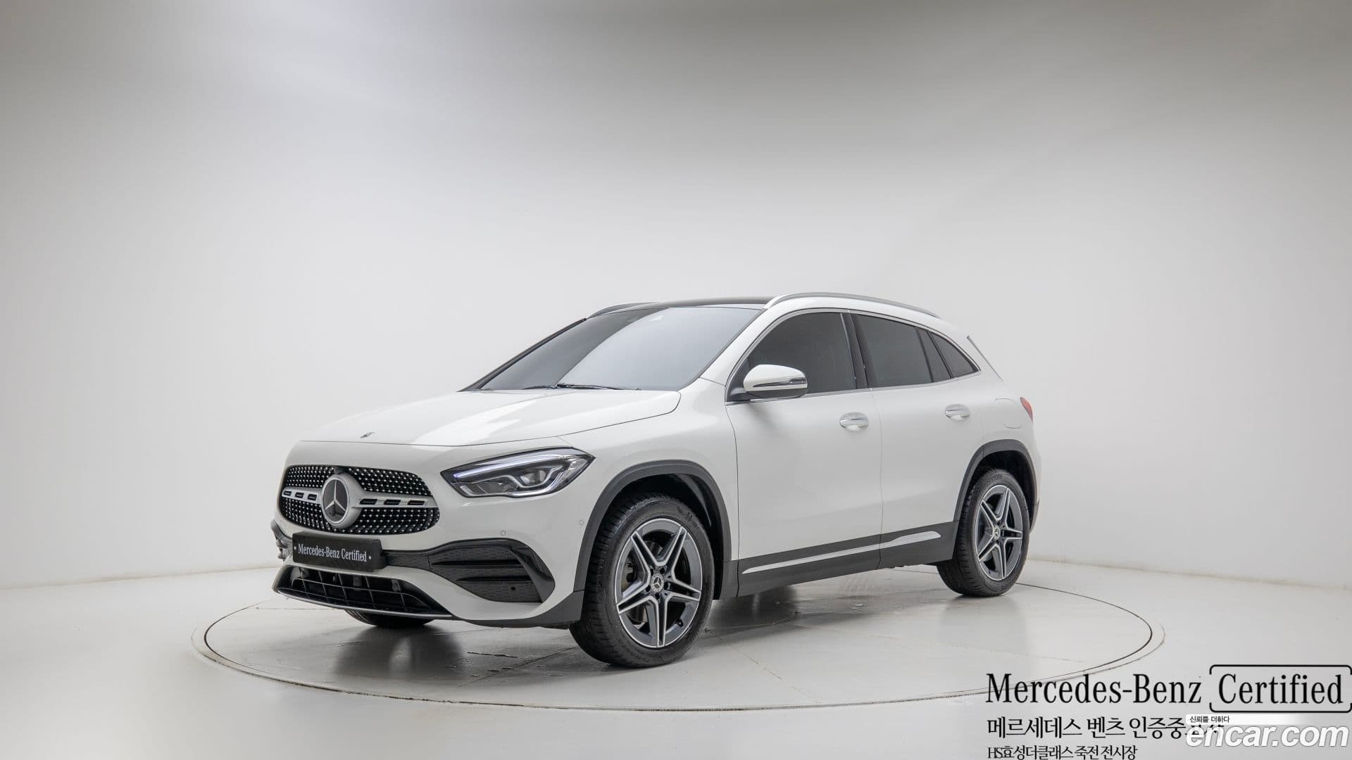 Main__Slider__Photo:GLA-Class Mercedes-Benz 2022.11-0