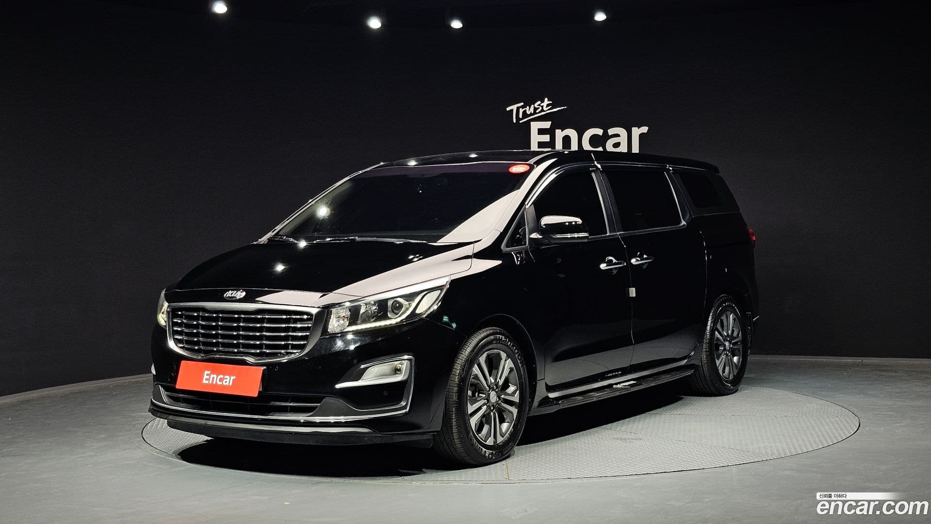 Main__Slider__Photo:Canival Kia 2018.6-0