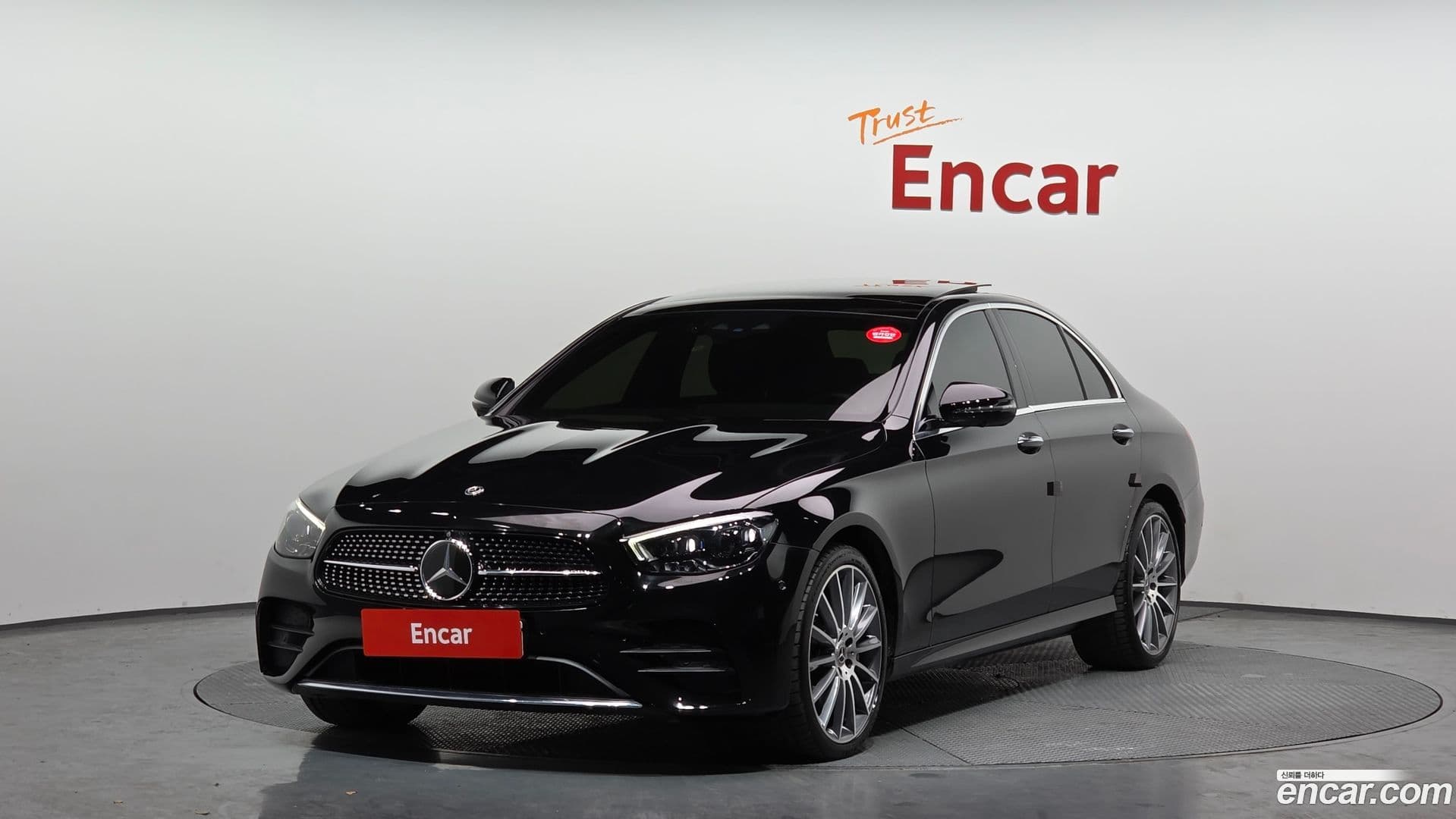 Main__Slider__Photo:E-Class Mercedes-Benz 2020.9-0