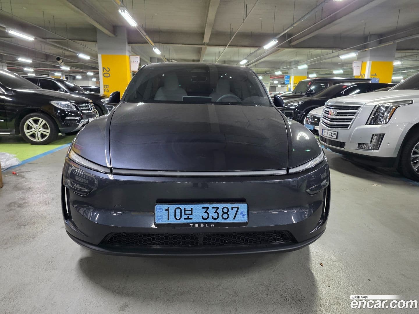 Main__Slider__Photo:Model Y Tesla 2025.4-0