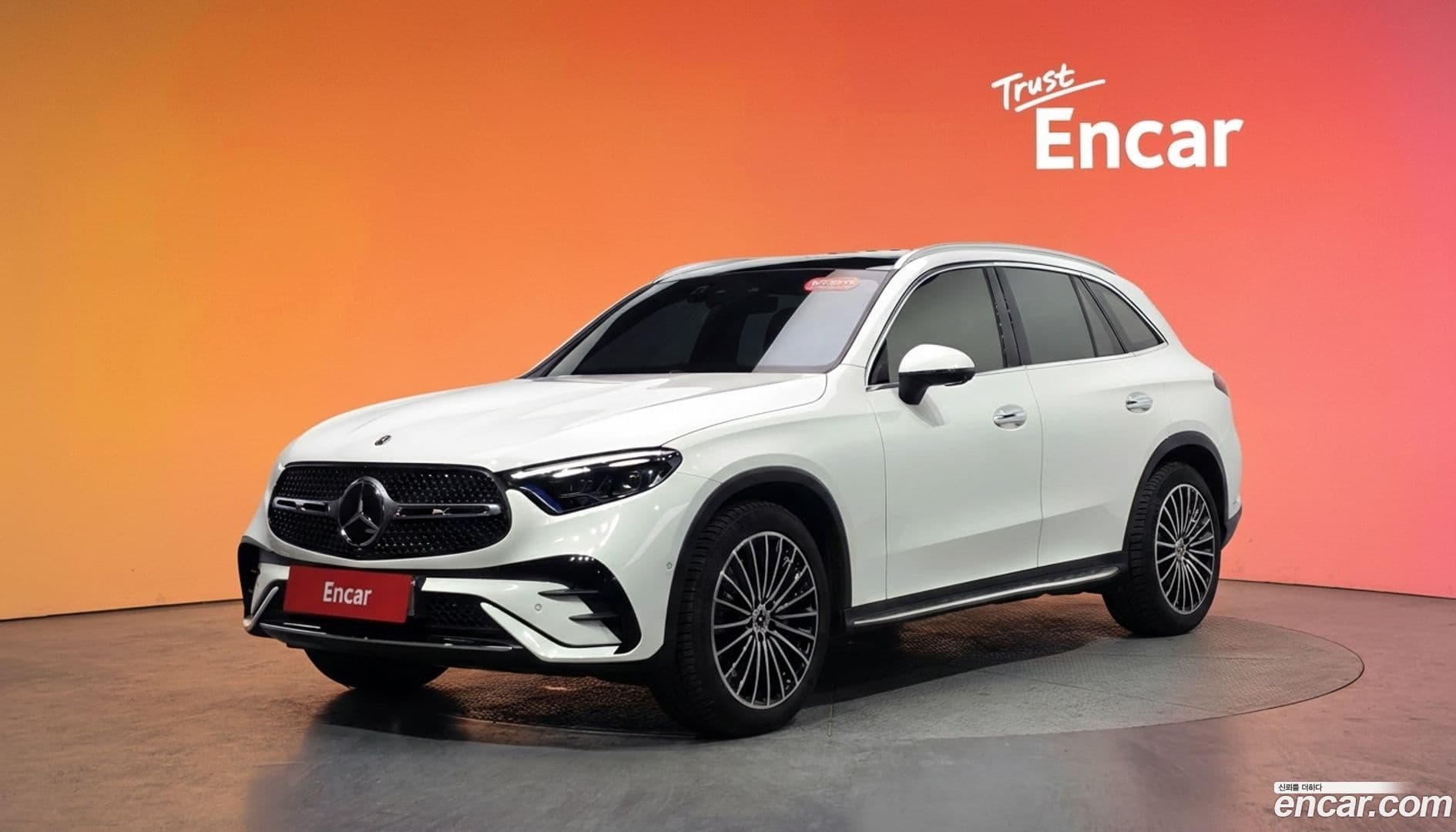 Main__Slider__Photo:GLC-Class Mercedes-Benz 2024.5-0