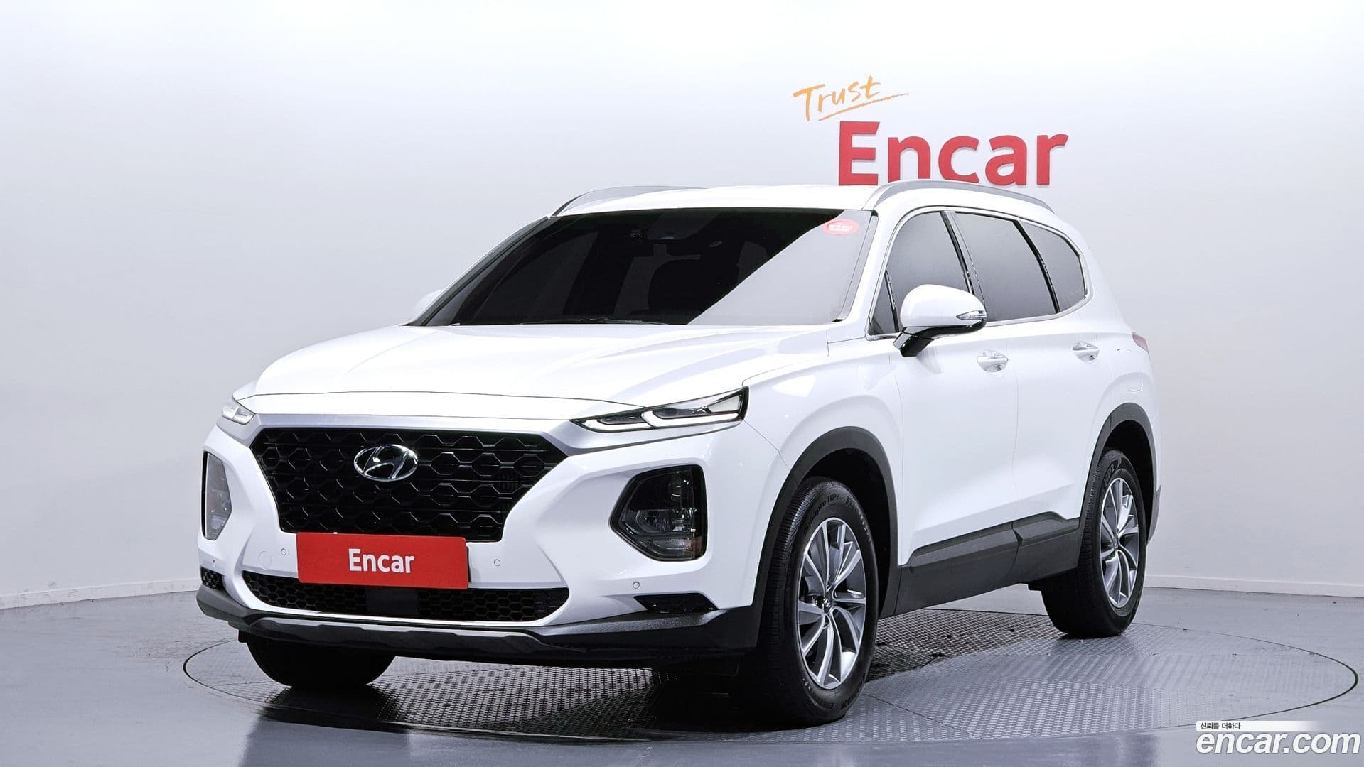 Main__Slider__Photo:Santafe Hyundai 2019.0-0