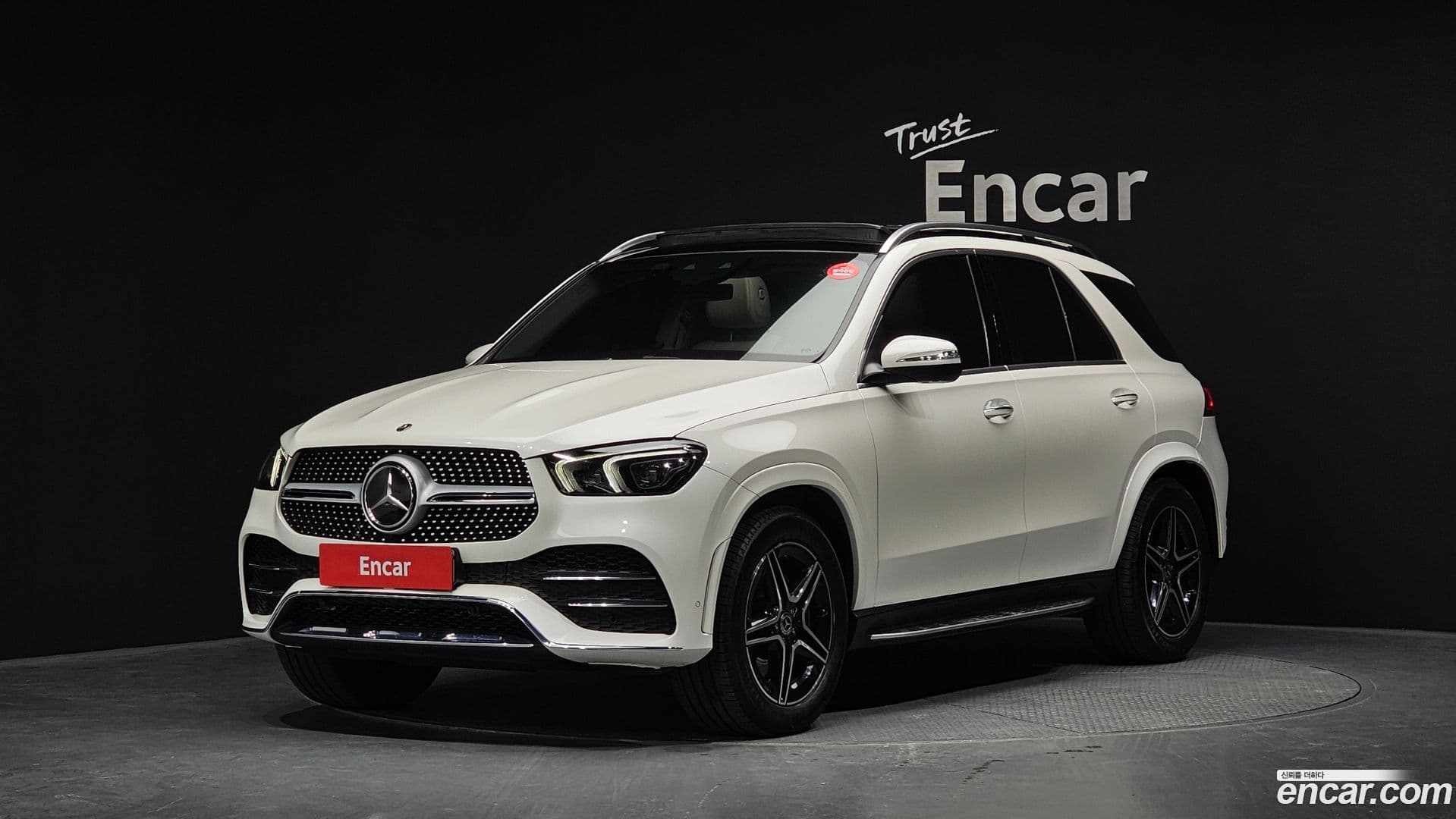 Main__Slider__Photo:GLE-Class Mercedes-Benz 2021.6-0