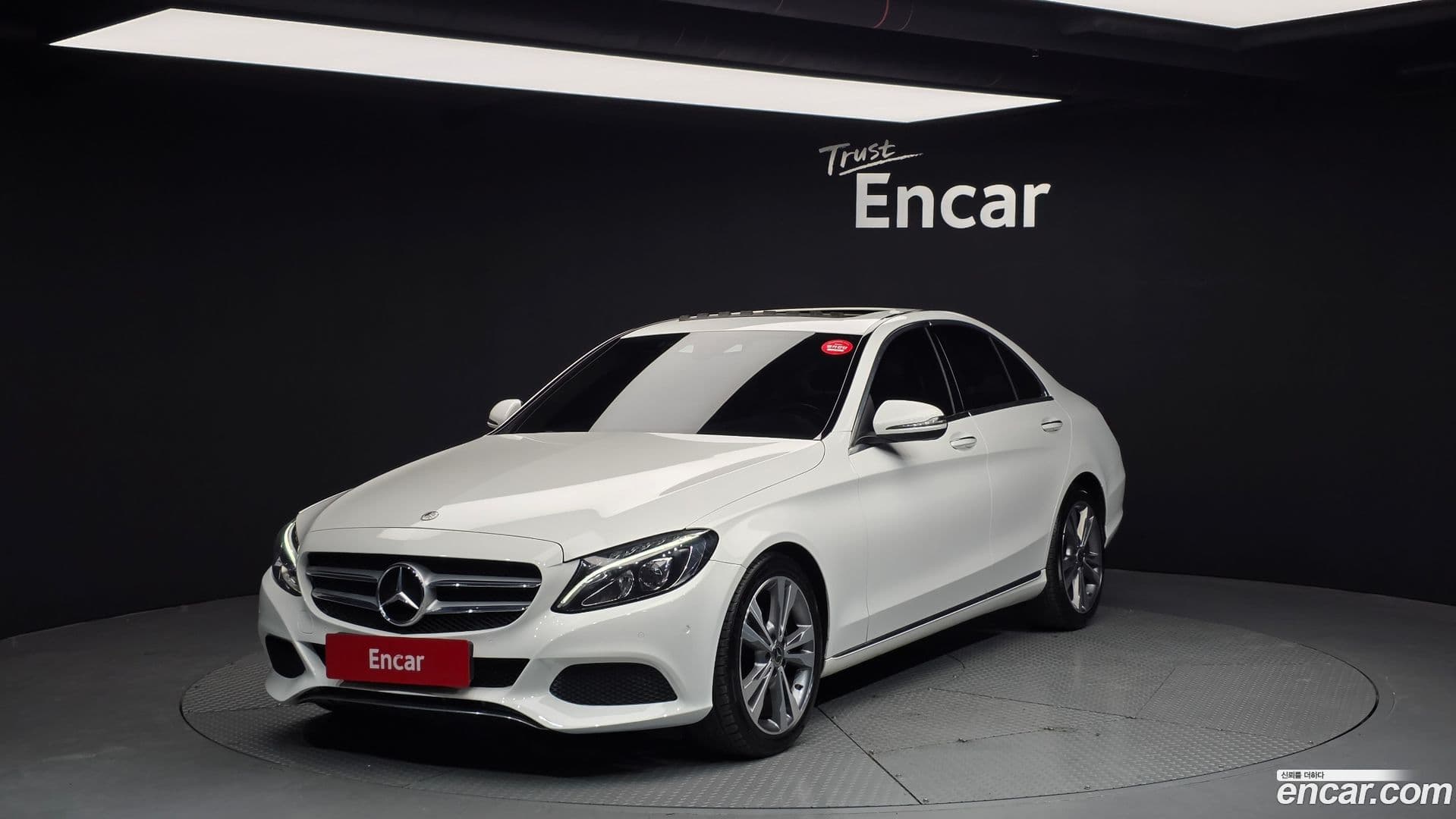Main__Slider__Photo:C-Class Mercedes-Benz 2018.1-0