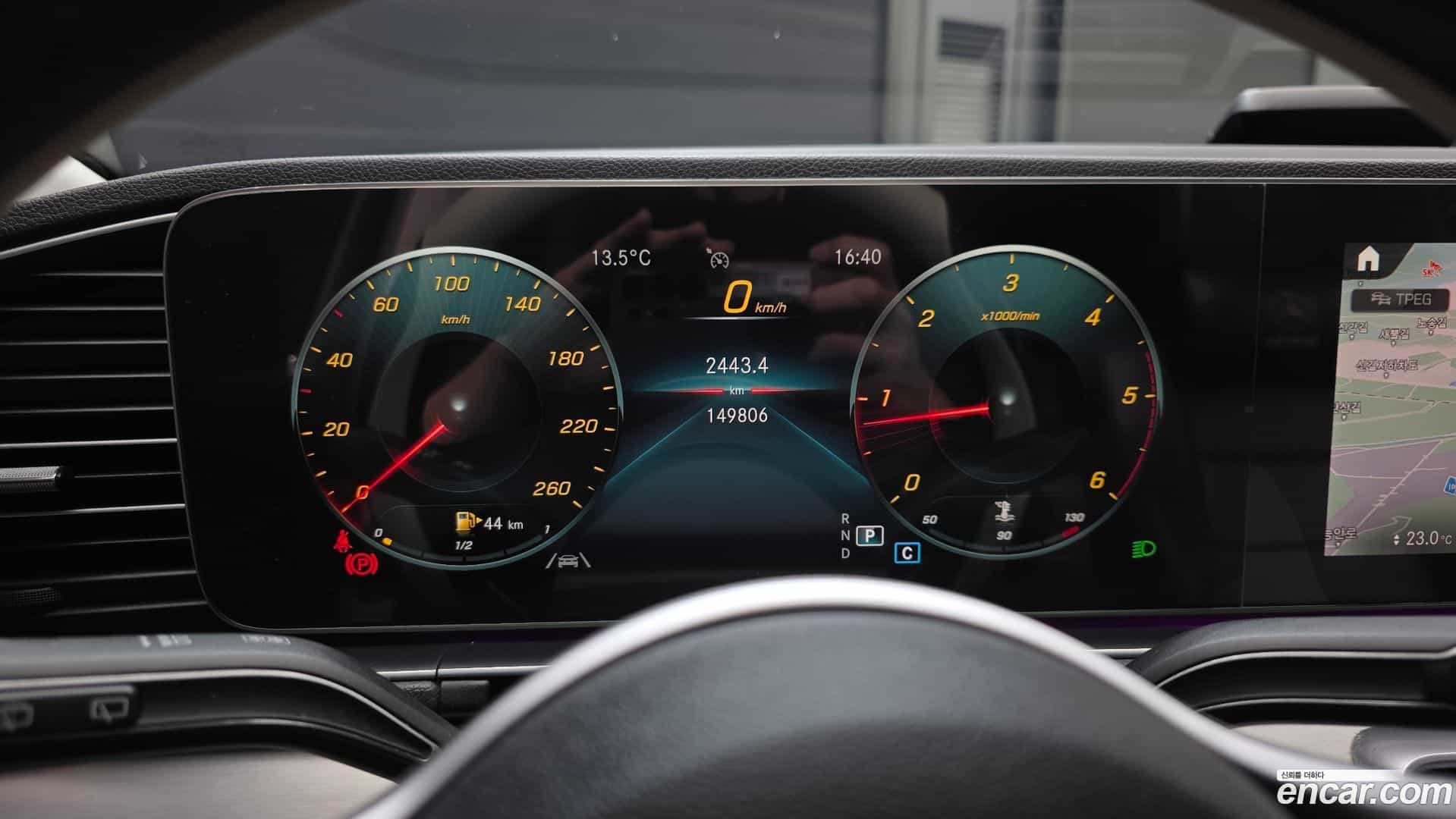 GLE-Class Mercedes-Benz 2020.7-INNER-008